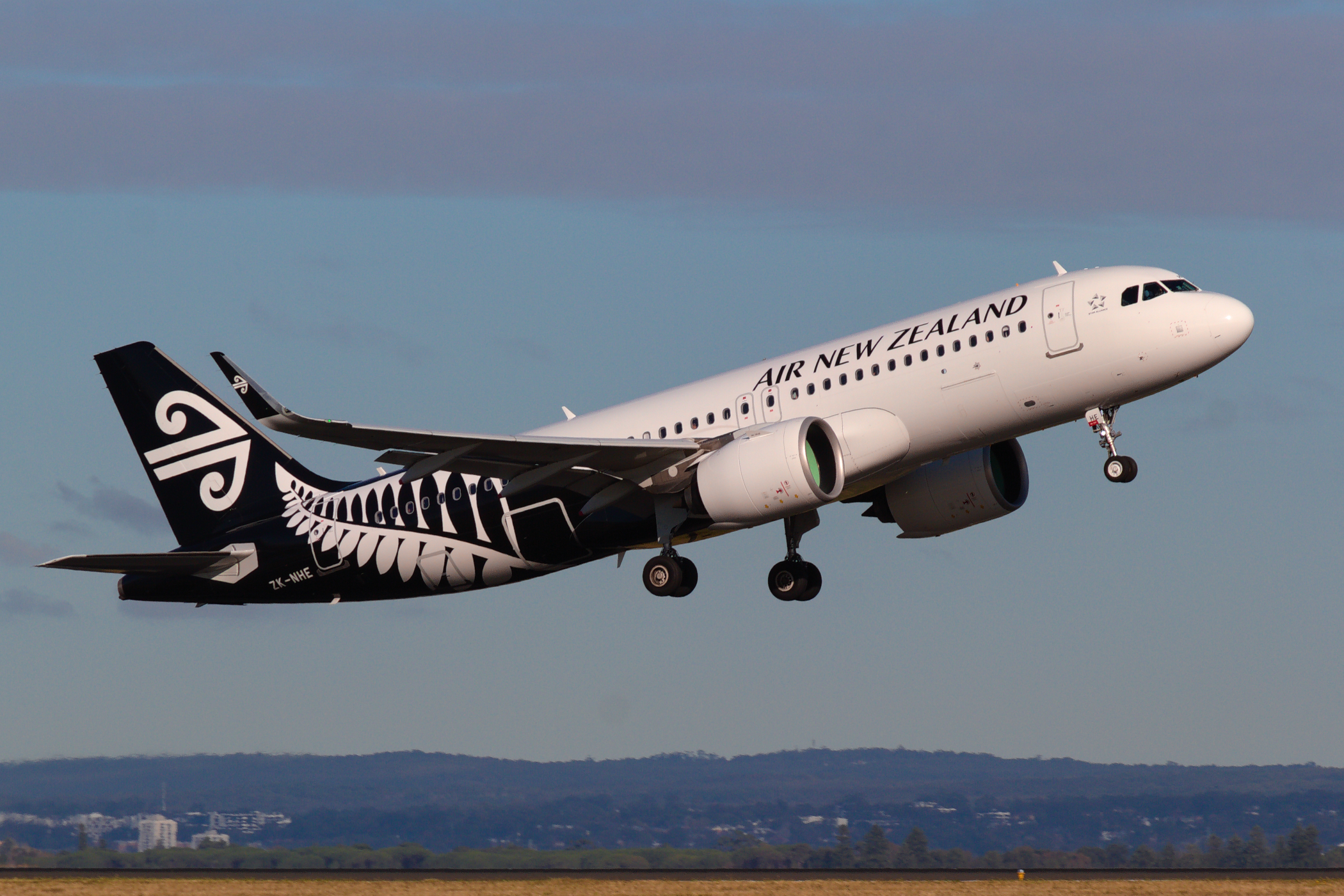 Air New Zealand Airbus A320NEO-200 ZK-NHE at Kingsford Smith