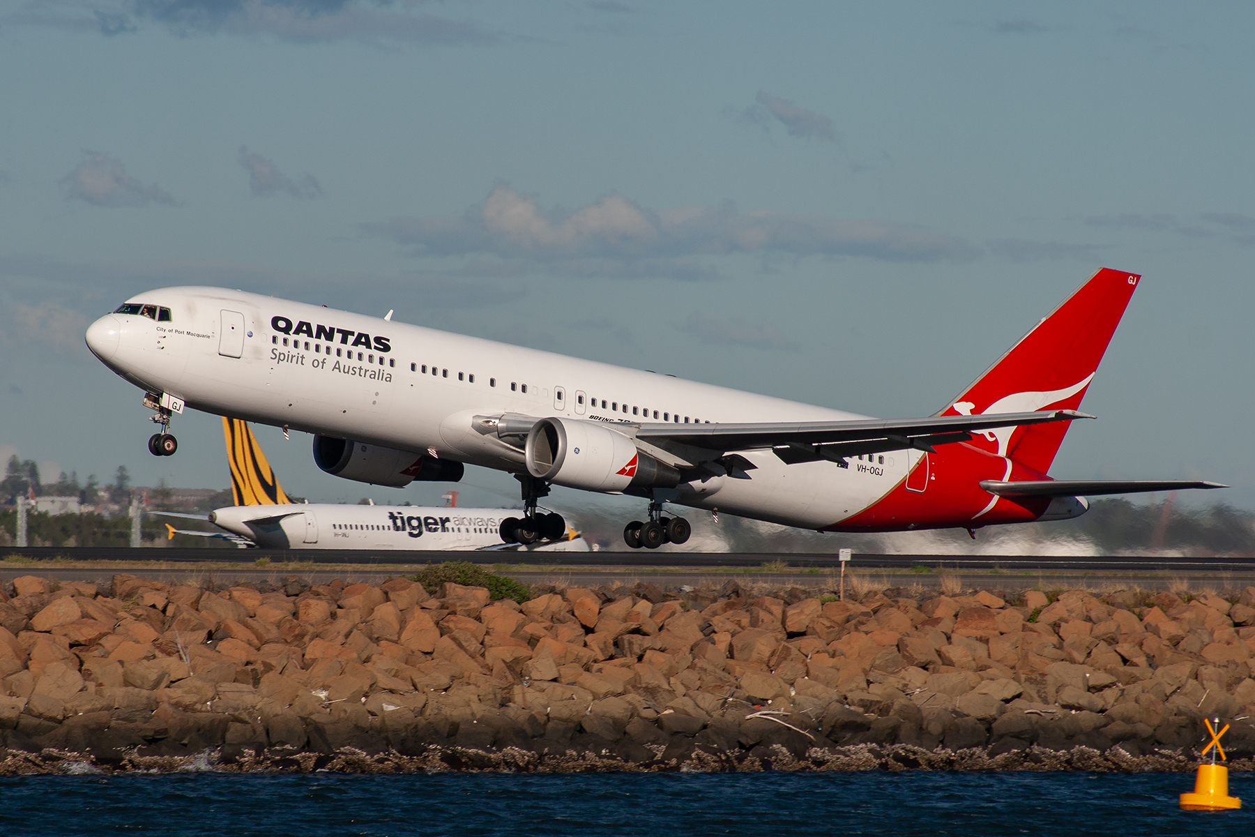 Qantas Boeing 767-300ER VH-OGJ at Kingsford Smith