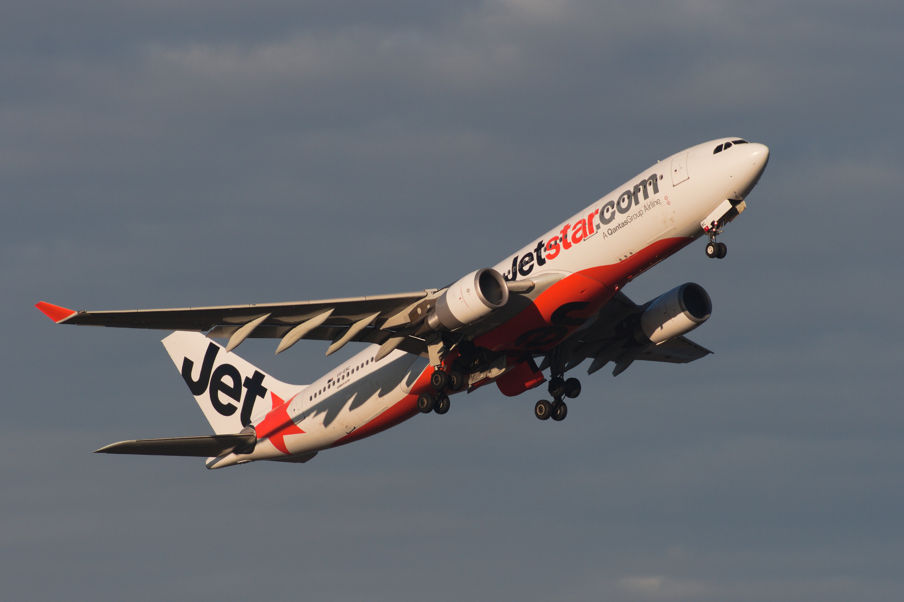 Jetstar Airways Airbus A330-200 VH-EBC at Kingsford Smith