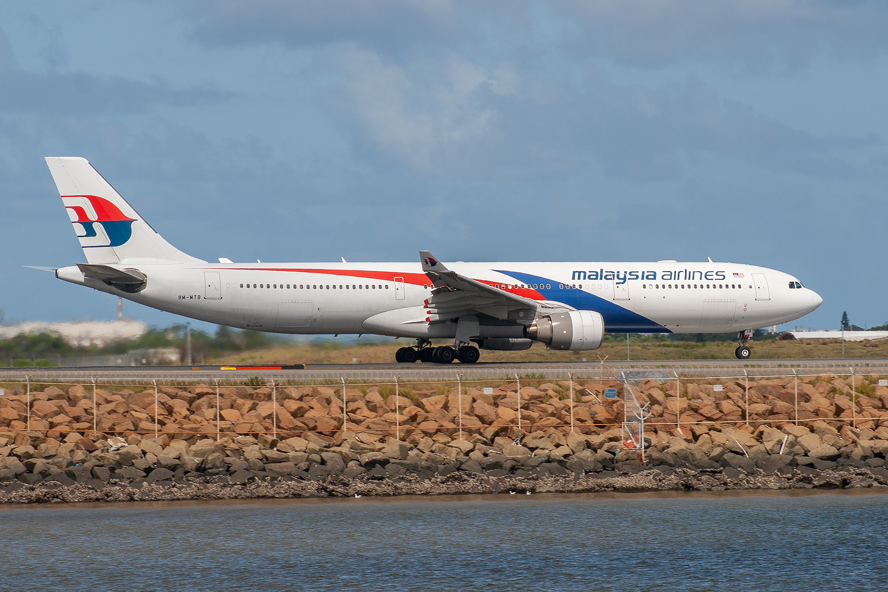Malaysian Airlines Airbus A330-300 9M-MTB at Kingsford Smith