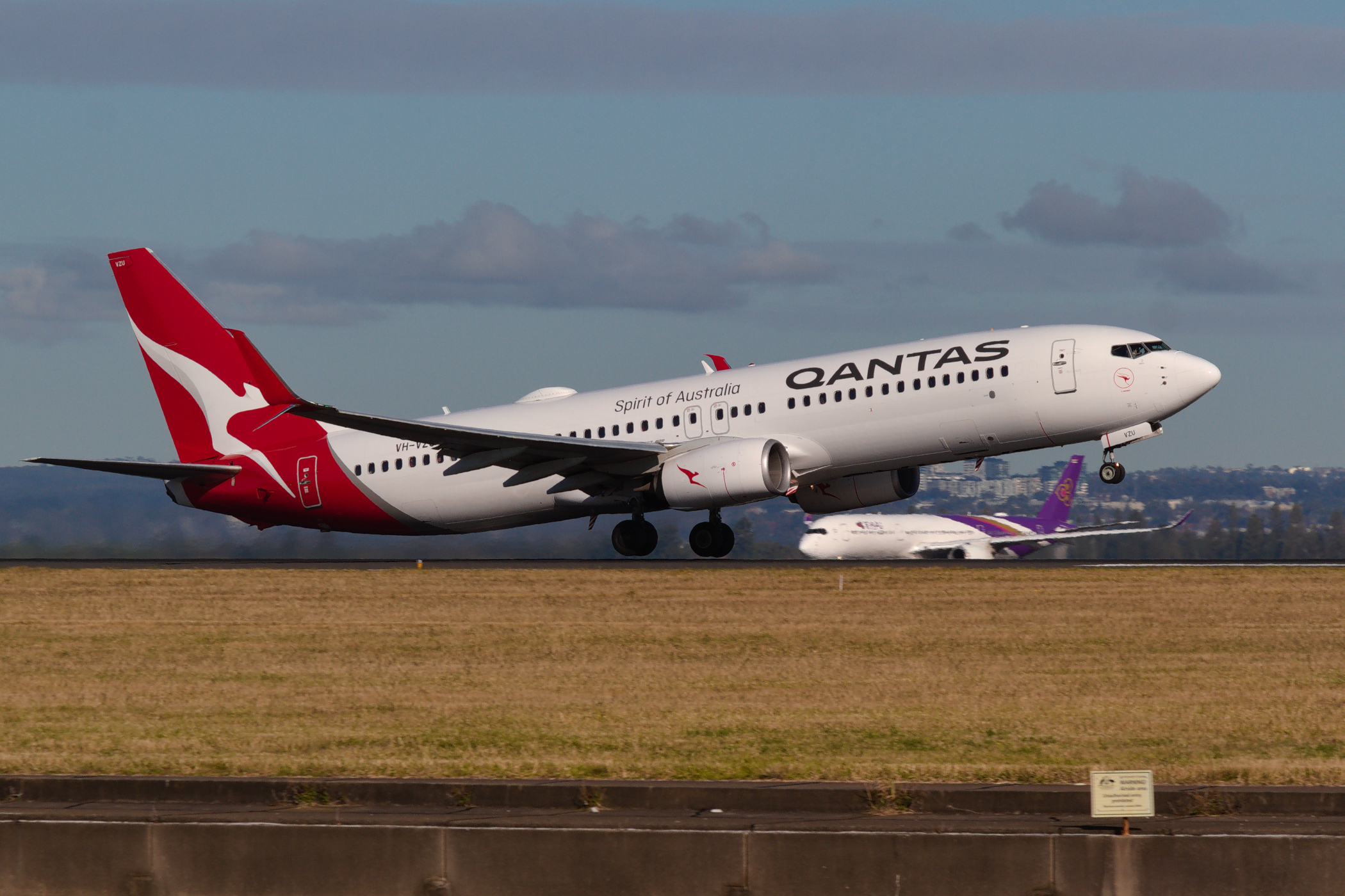 Qantas Boeing 737-800 VH-VZU at Kingsford Smith