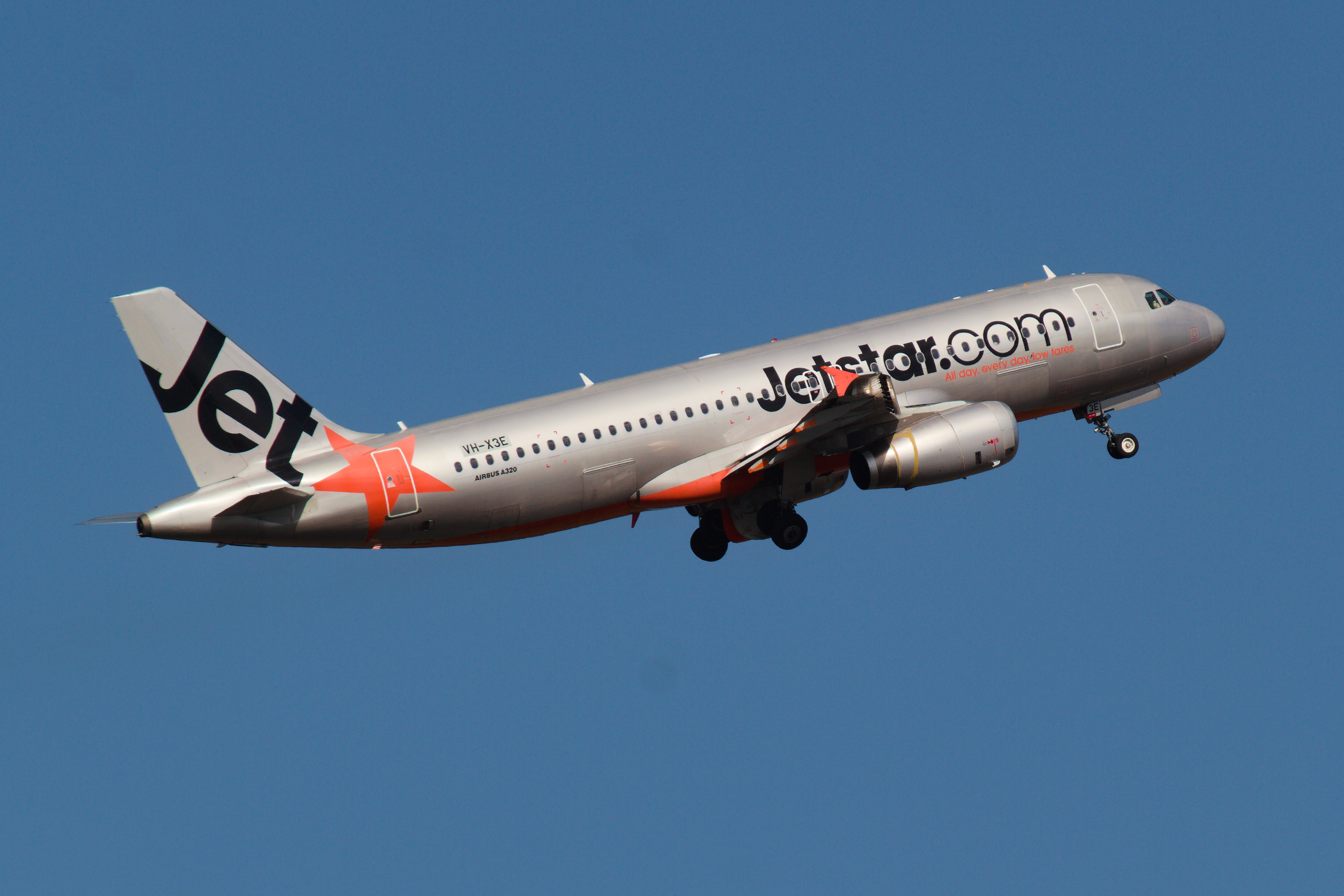 Jetstar Airways Airbus A320-200 VH-X3E at Kingsford Smith