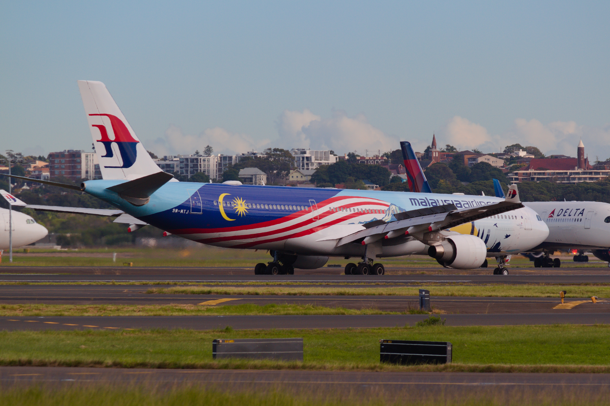 Malaysian Airlines Airbus A330-300 9M-MTJ at Kingsford Smith