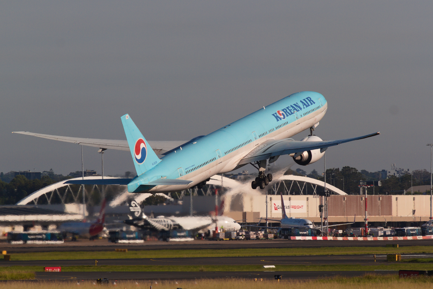 Korean Air Boeing 777-300ER HL8208 at Kingsford Smith