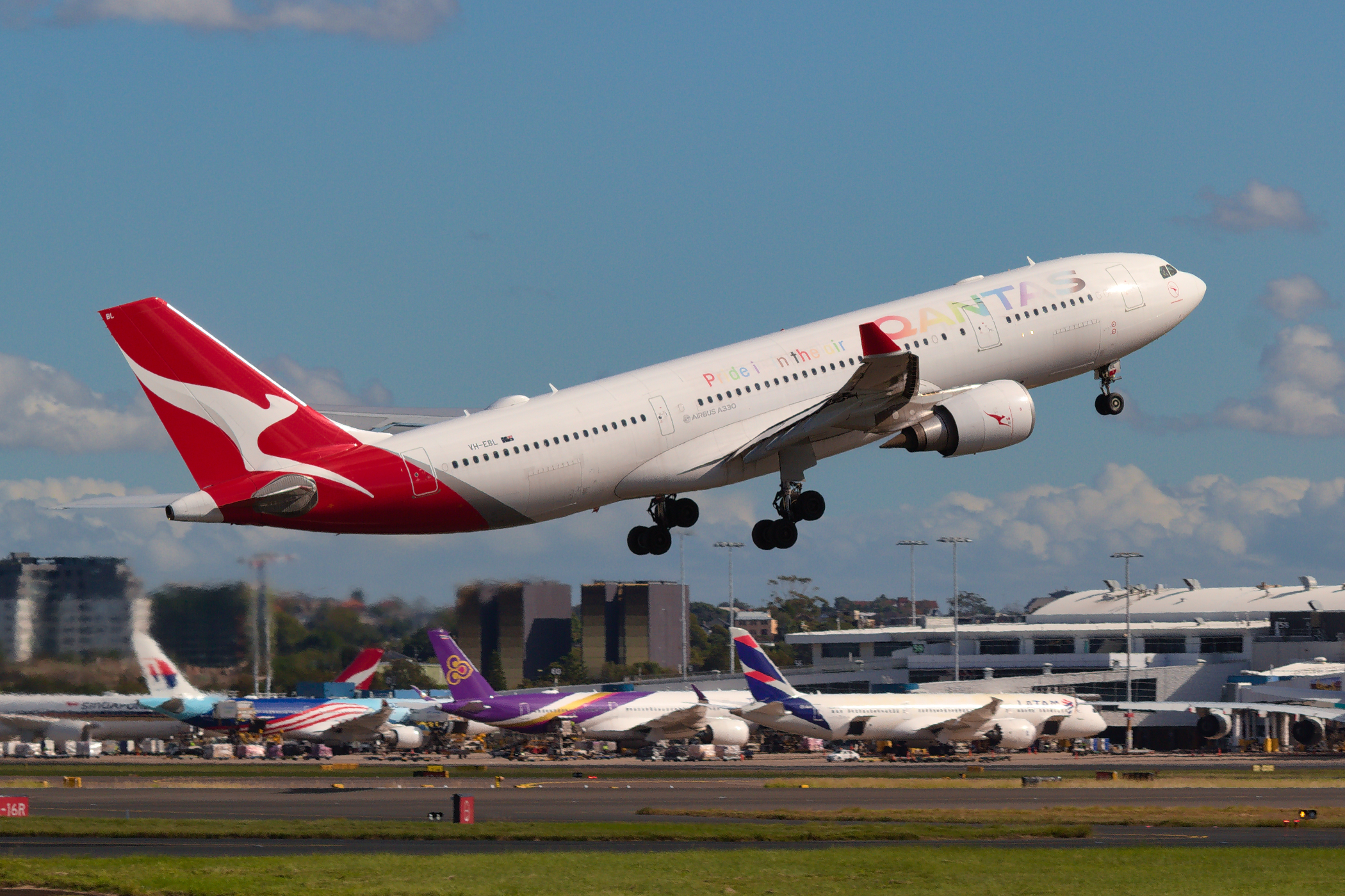 Qantas Airbus A330-200 VH-EBL at Kingsford Smith