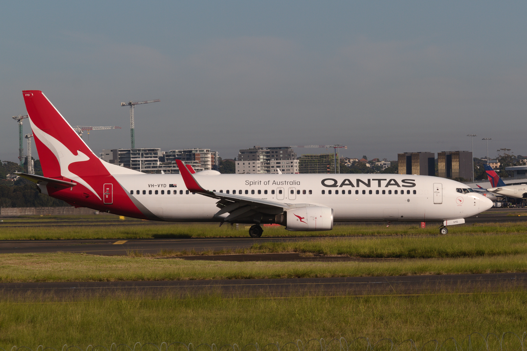 Qantas Boeing 737-800 VH-VYD at Kingsford Smith