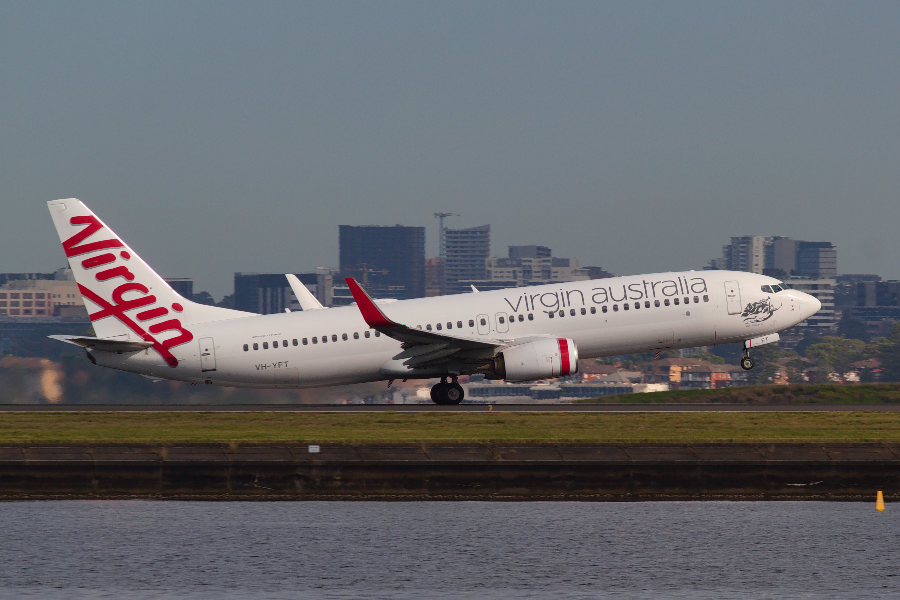 Virgin Australia Airlines Boeing 737-800 VH-YFT at Kingsford Smith
