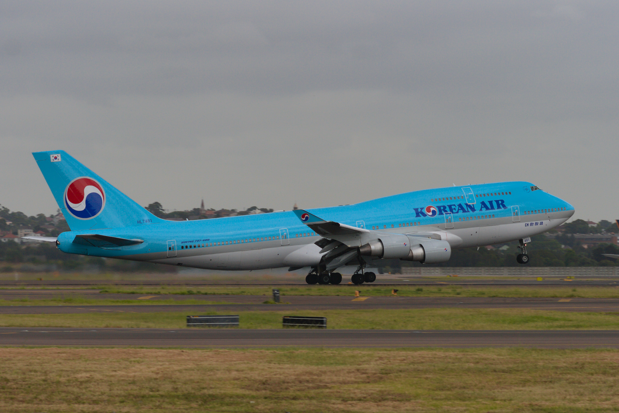 Korean Air Boeing 747-400 HL7461 at Kingsford Smith