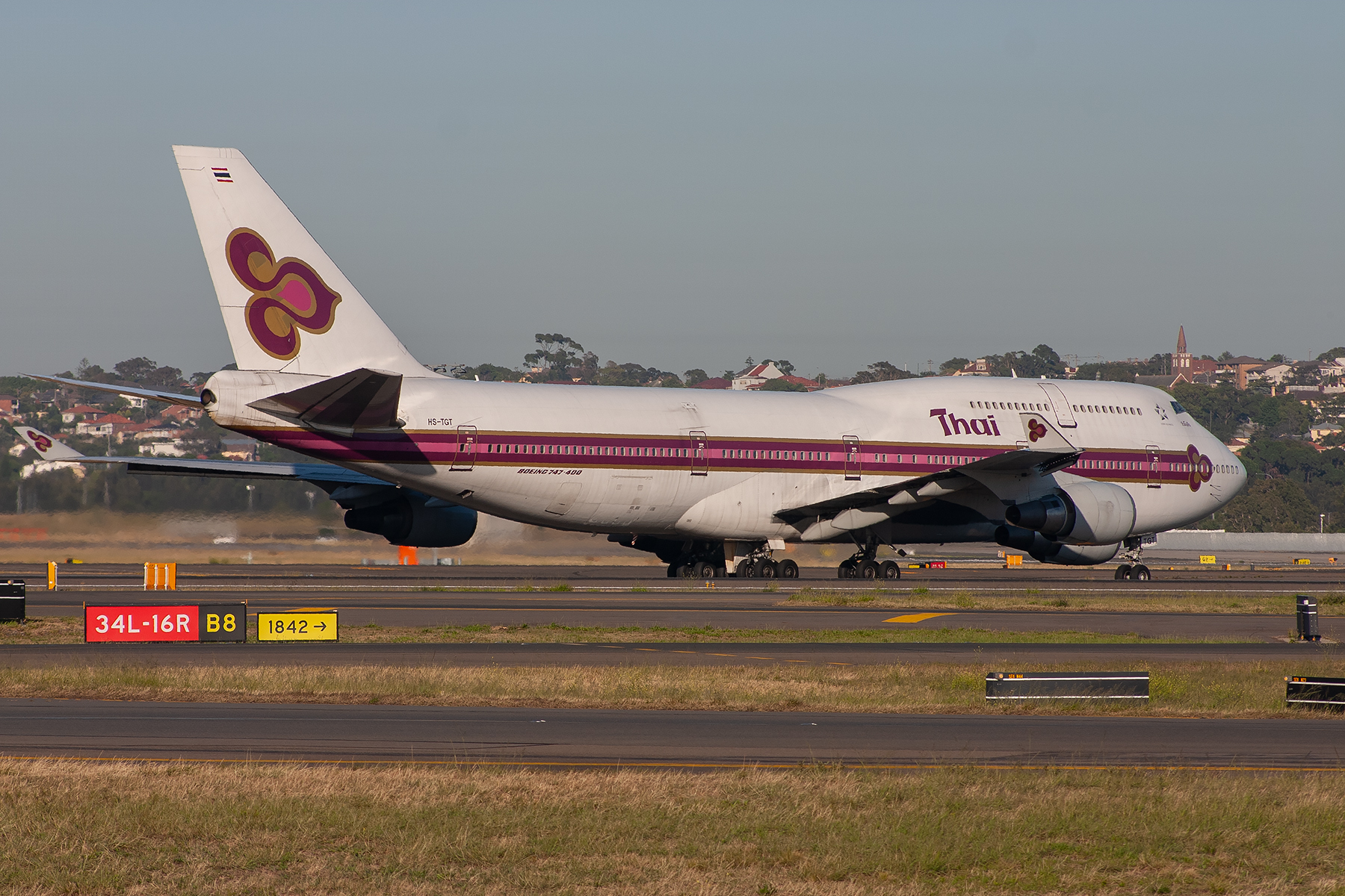 Thai Airways Boeing 747-400 HS-TGT at Kingsford Smith