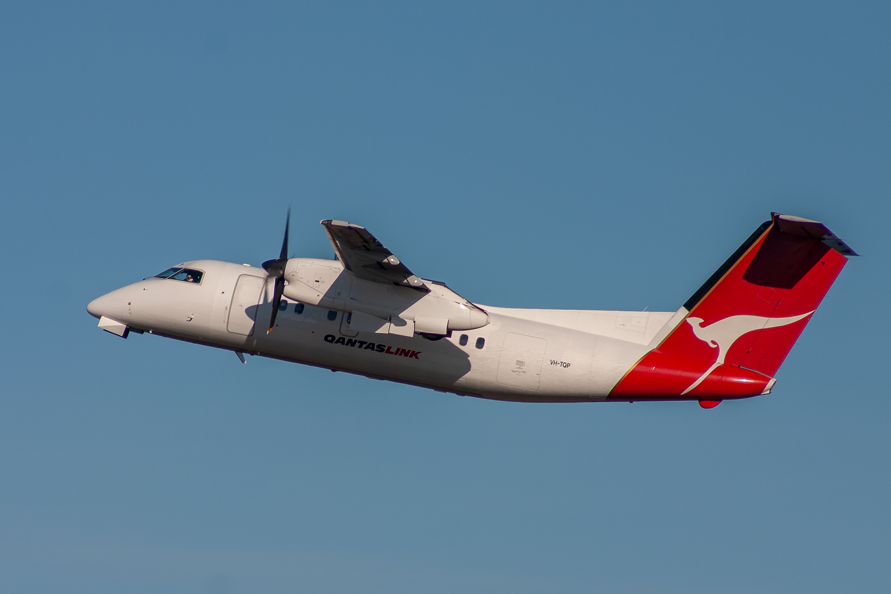 QantasLINK deHavilland Canada DHC8-100 VH-TQP at Kingsford Smith