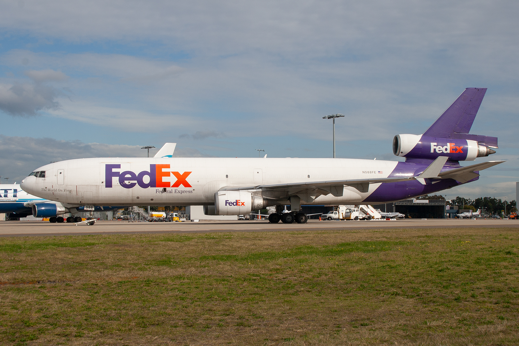 Federal Express McDonnell Douglas MD11 N588FE at Kingsford Smith
