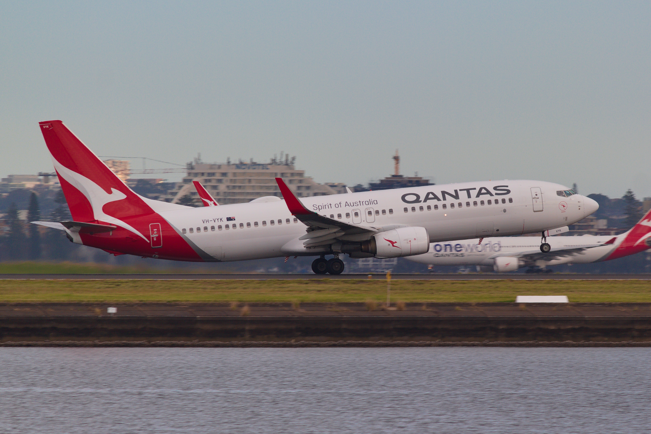 Qantas Boeing 737-800 VH-VYK at Kingsford Smith
