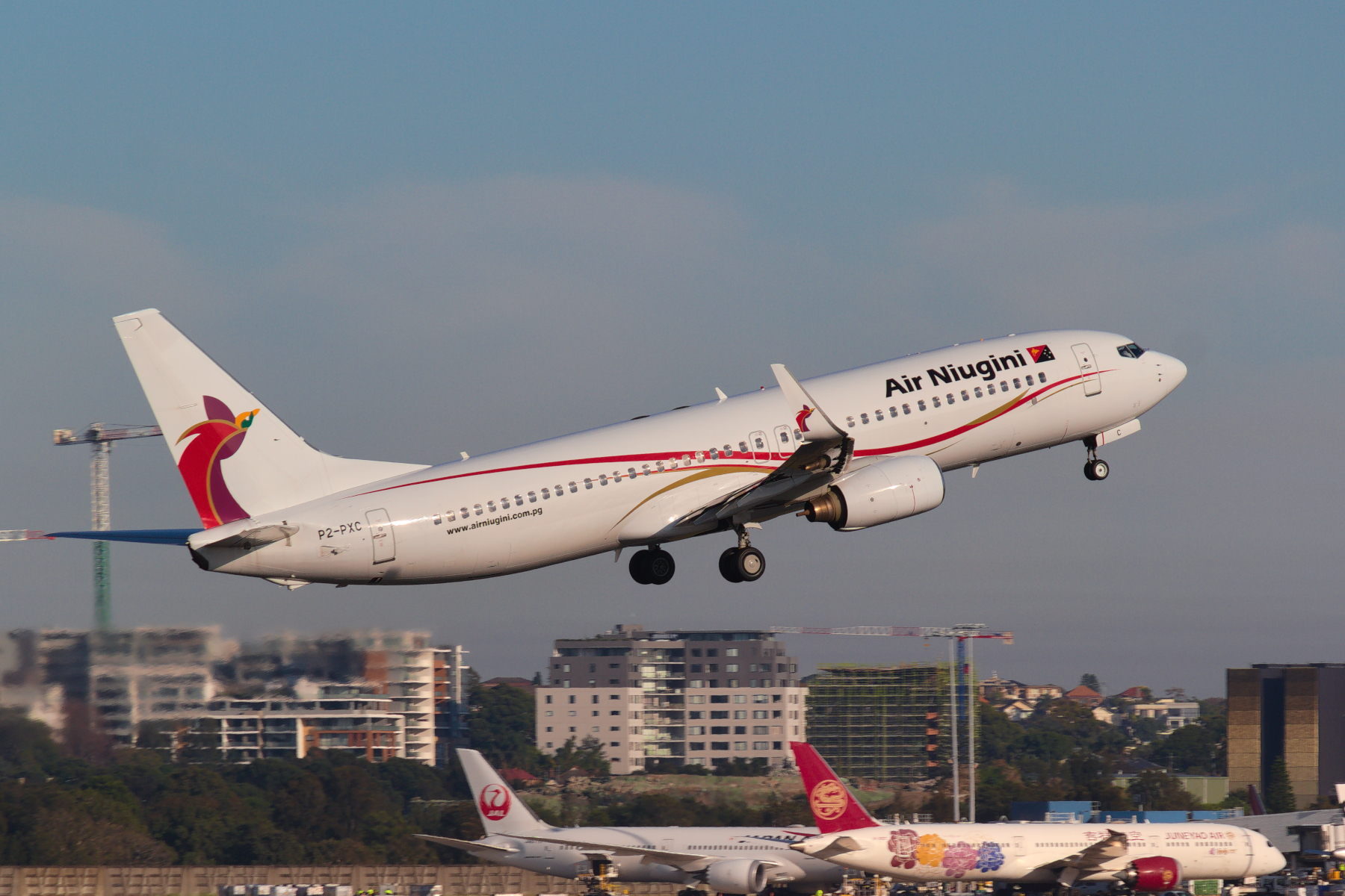 Air Niugini Boeing 737-800 P2-PXC at Kingsford Smith