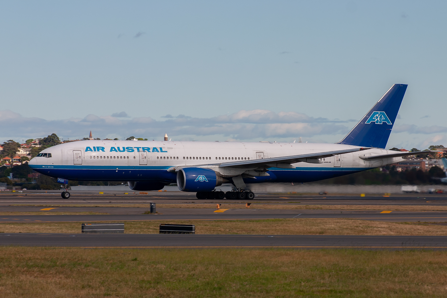 Air Austral Boeing 777-200ER F-OPAR at Kingsford Smith