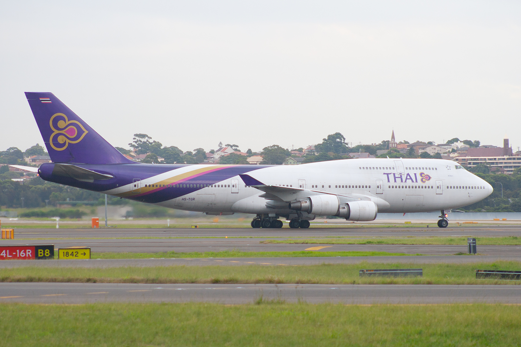 Thai Airways Boeing 747-400 HS-TGR at Kingsford Smith