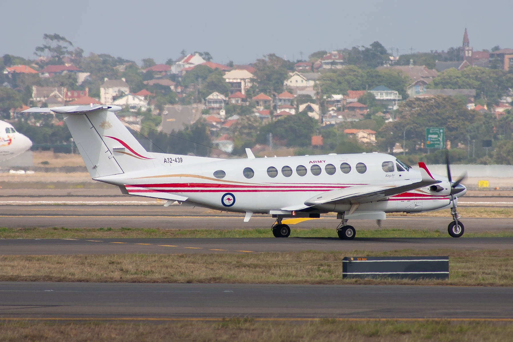 Royal Australian Army Beech King Air 350 A32-439 at Kingsford Smith