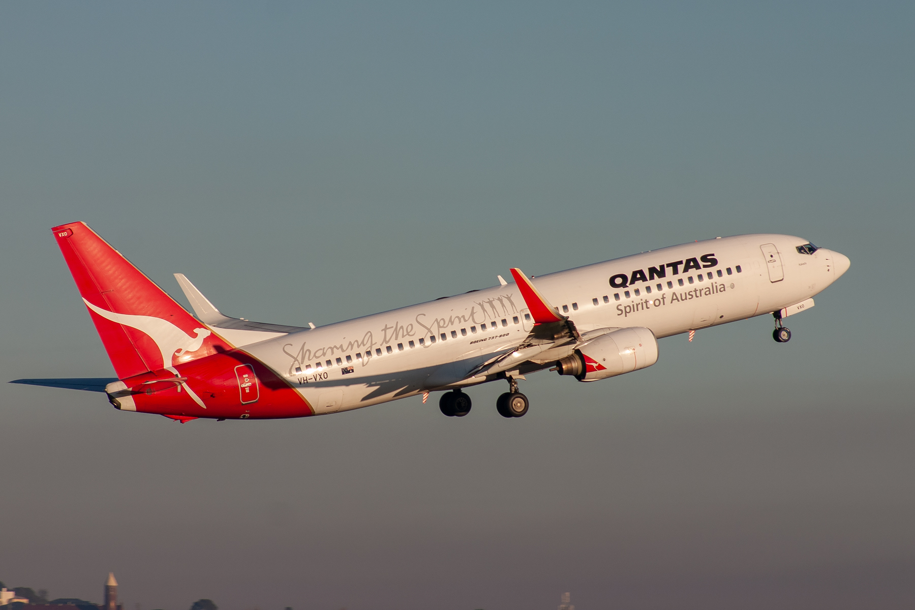 Qantas Boeing 737-800 VH-VXO at Kingsford Smith