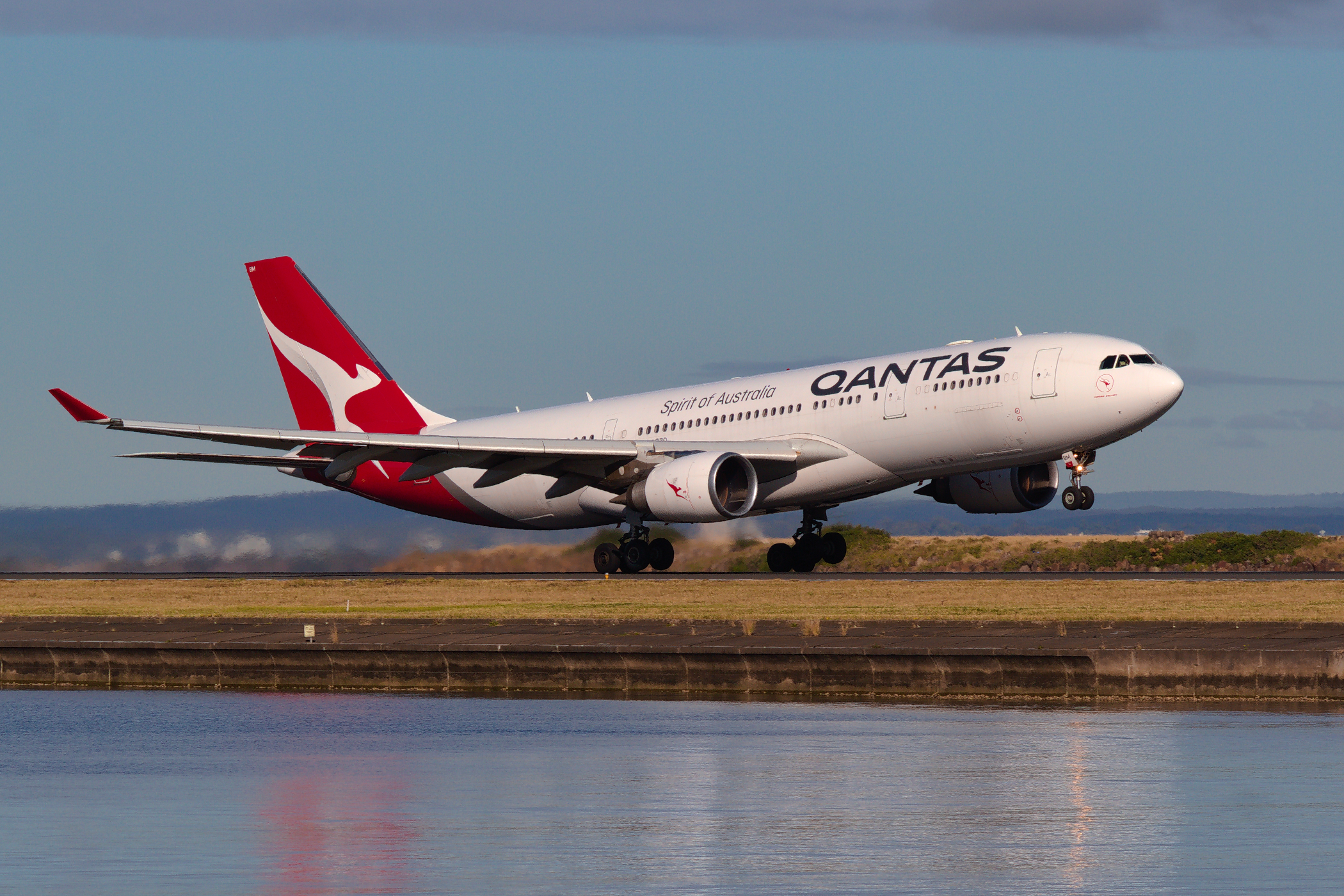 Qantas Airbus A330-200 VH-EBM at Kingsford Smith