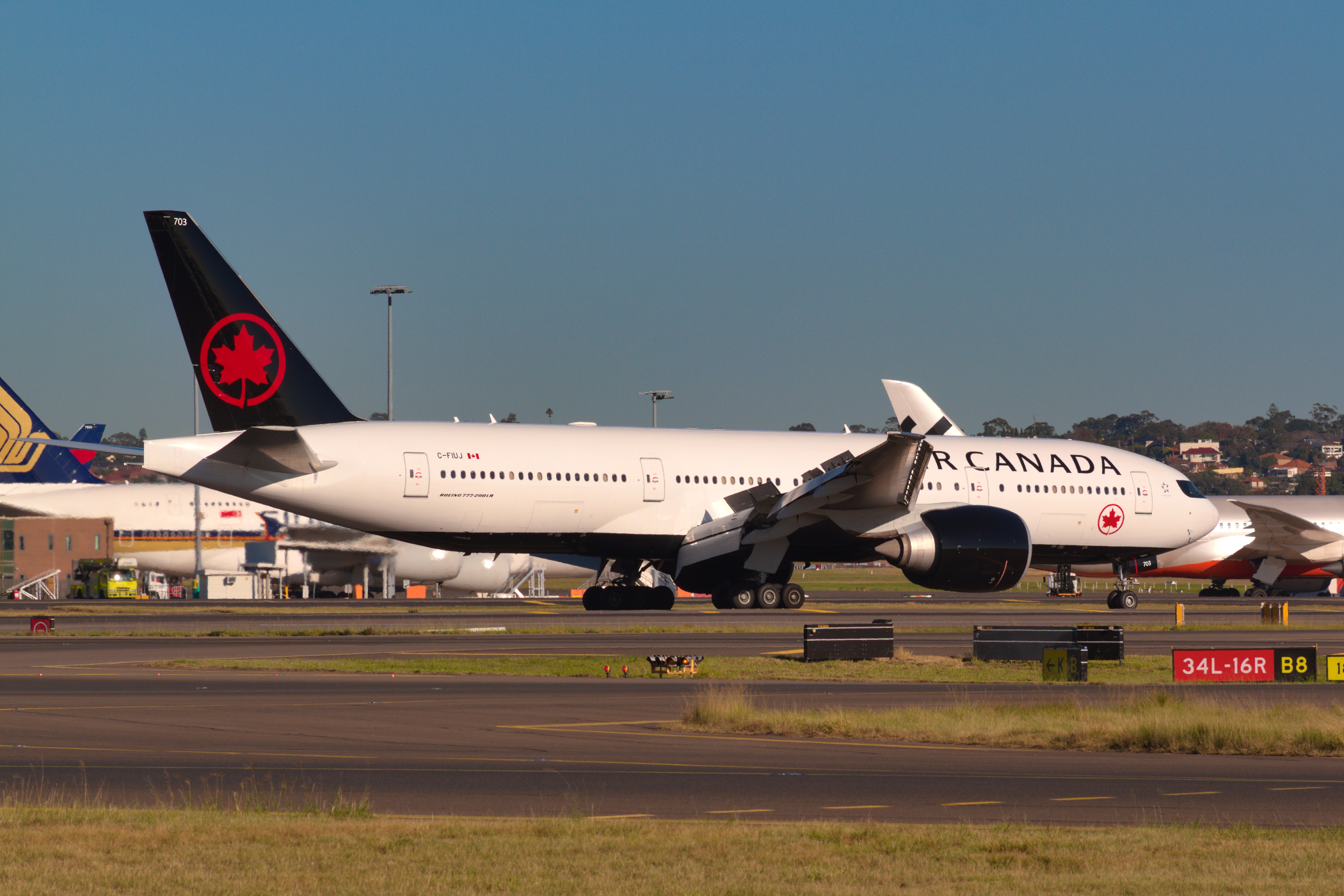 Air Canada Boeing 777-200LR C-FIUJ at Kingsford Smith