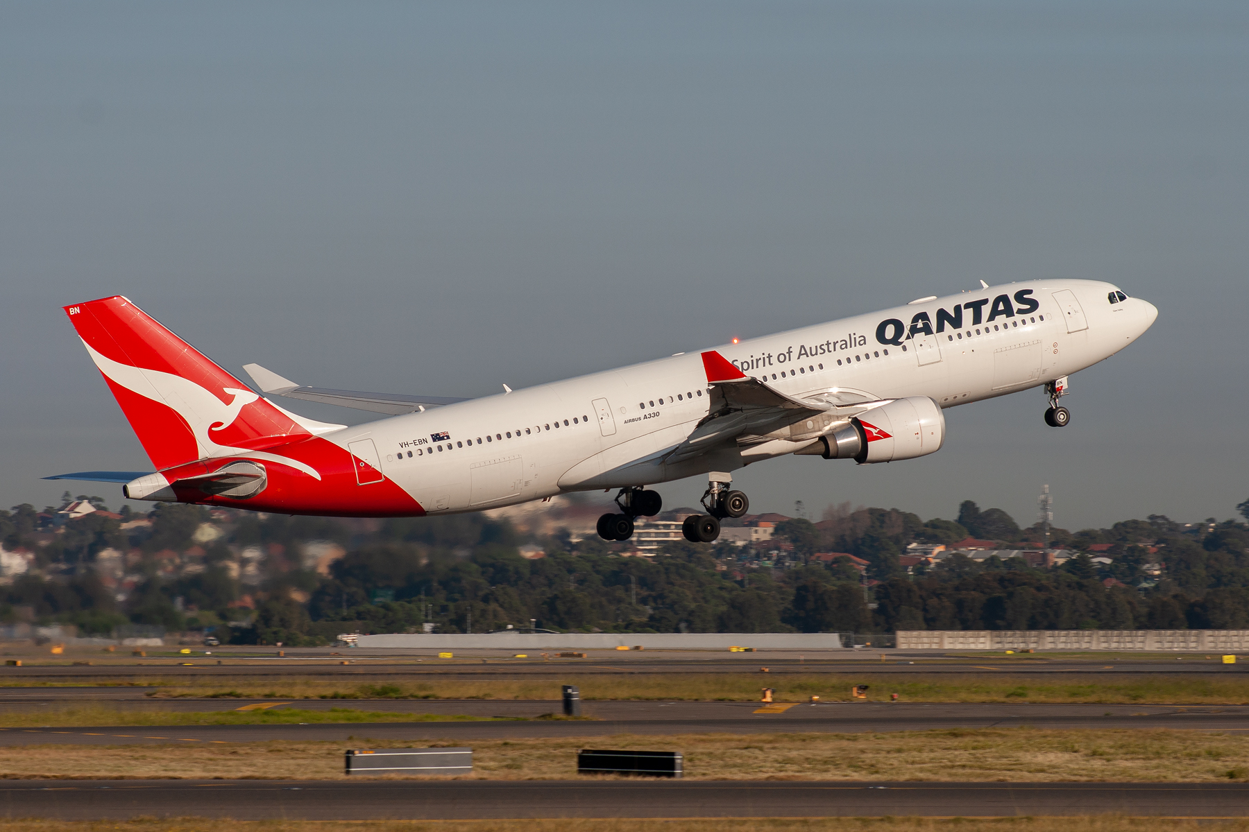 Qantas Airbus A330-200 VH-EBN at Kingsford Smith