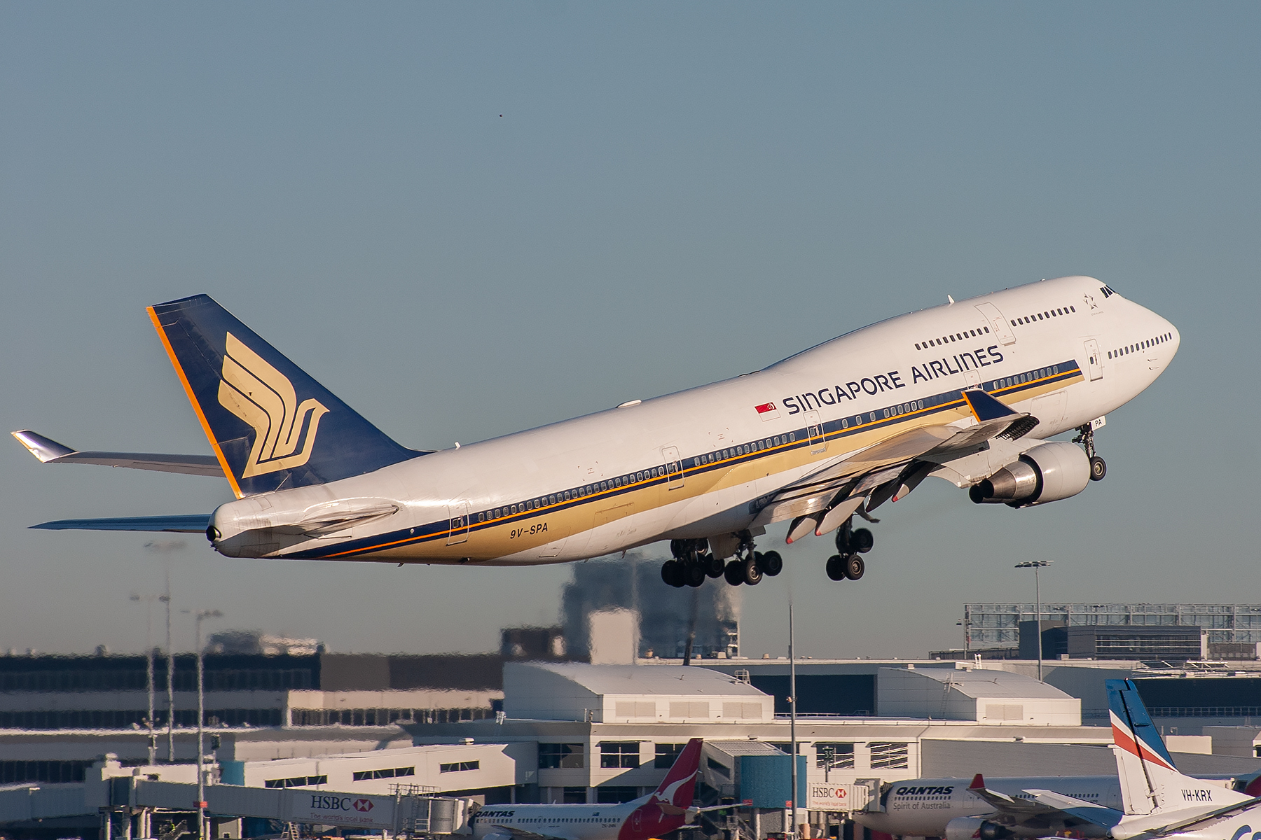 Singapore Airlines Boeing 747-400 9V-SPA at Kingsford Smith