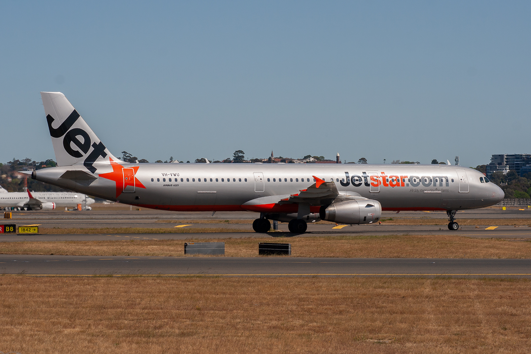 Jetstar Airways Airbus A321-200 VH-VWU at Kingsford Smith