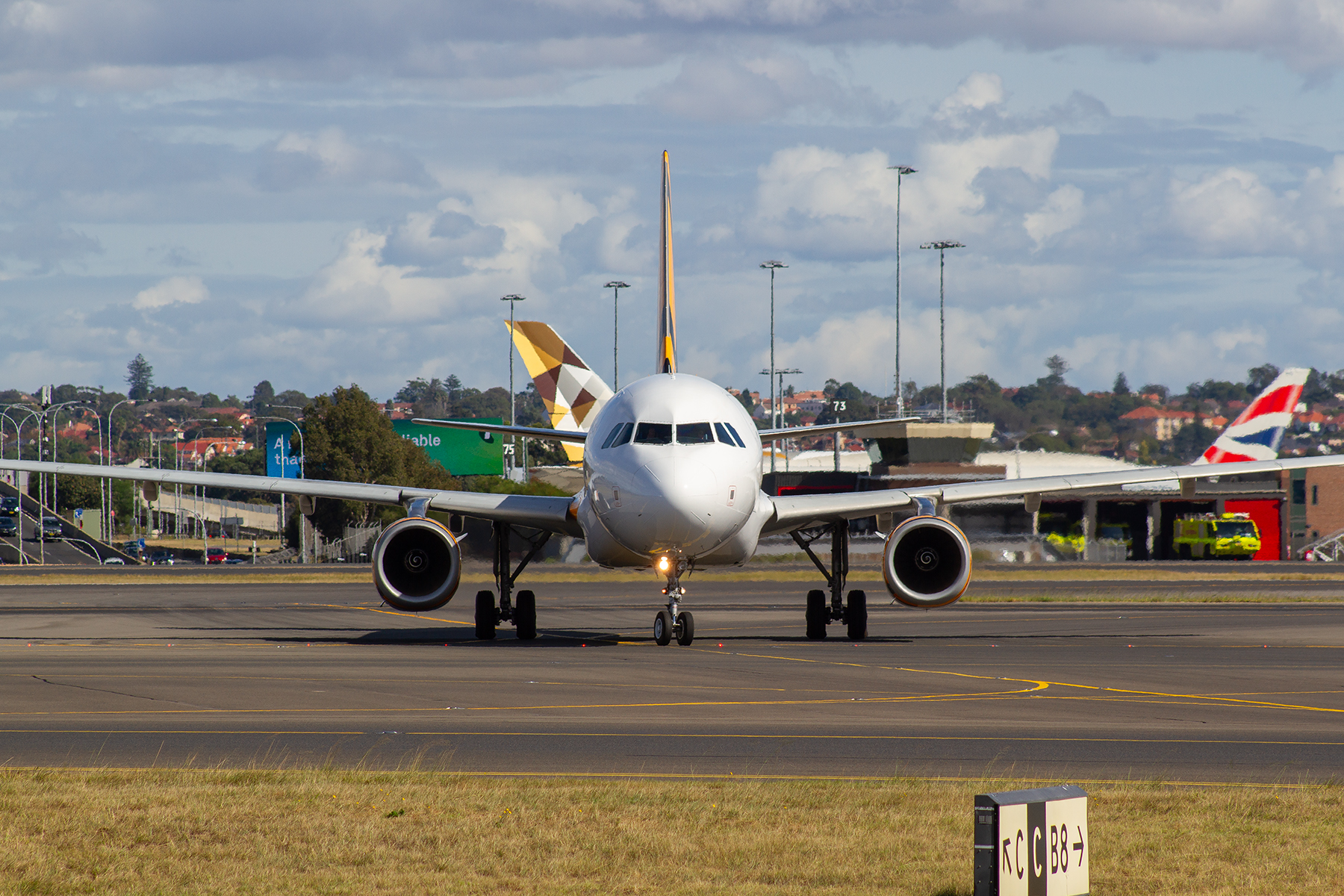 Tiger AW Australia Airbus A320-200 VH-XUG at Kingsford Smith