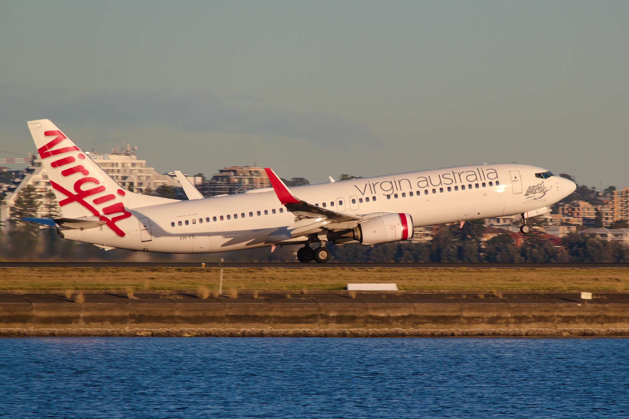 Virgin Australia Airlines Boeing 737-800 VH-YIL at Kingsford Smith