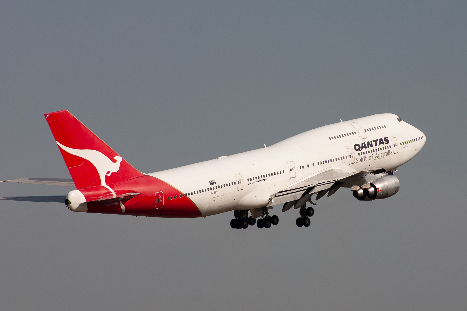 Qantas Boeing 747-300 VH-EBV at Kingsford Smith