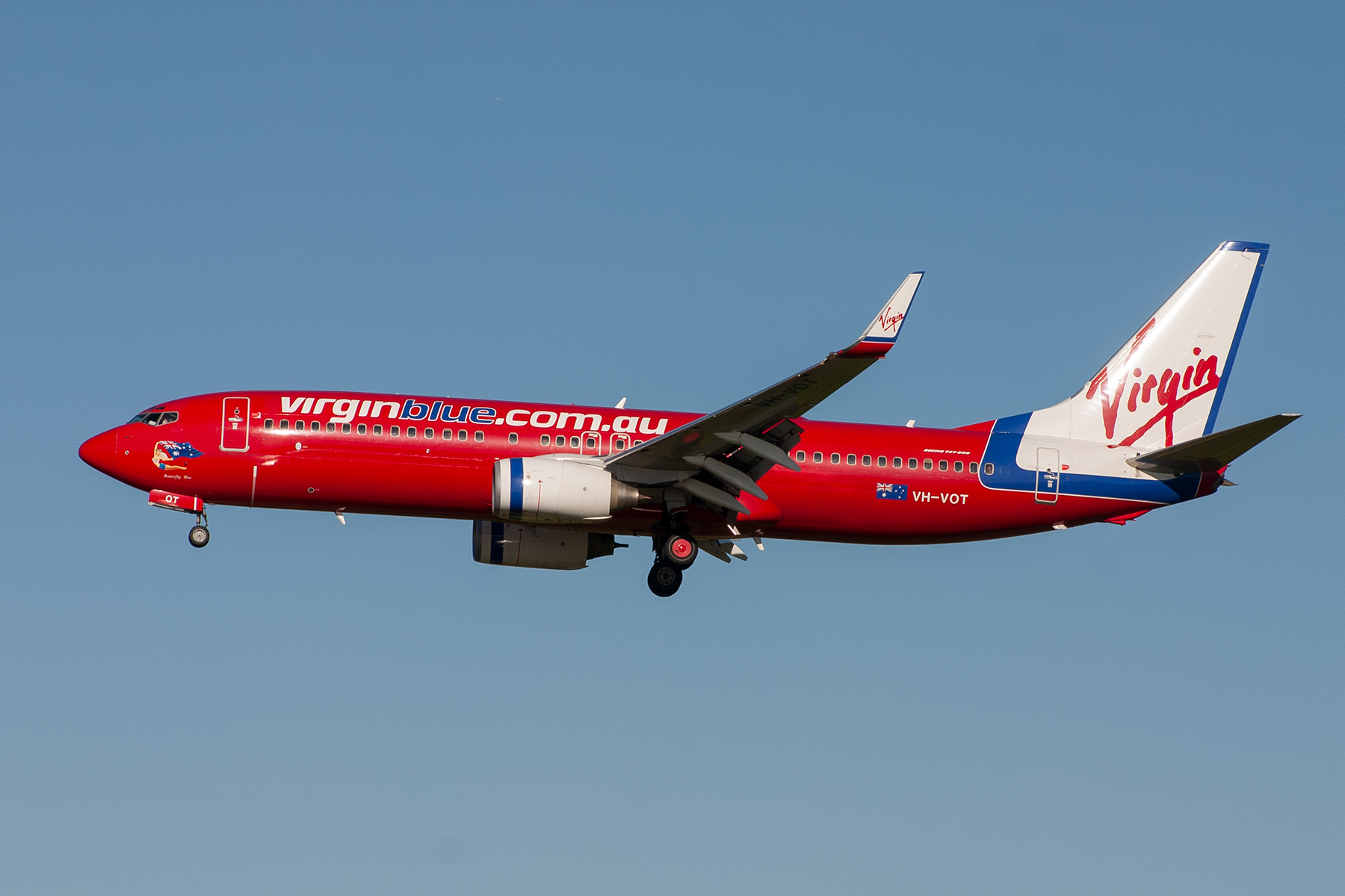 Virgin Blue Airlines Boeing 737-800 VH-VOT at Kingsford Smith
