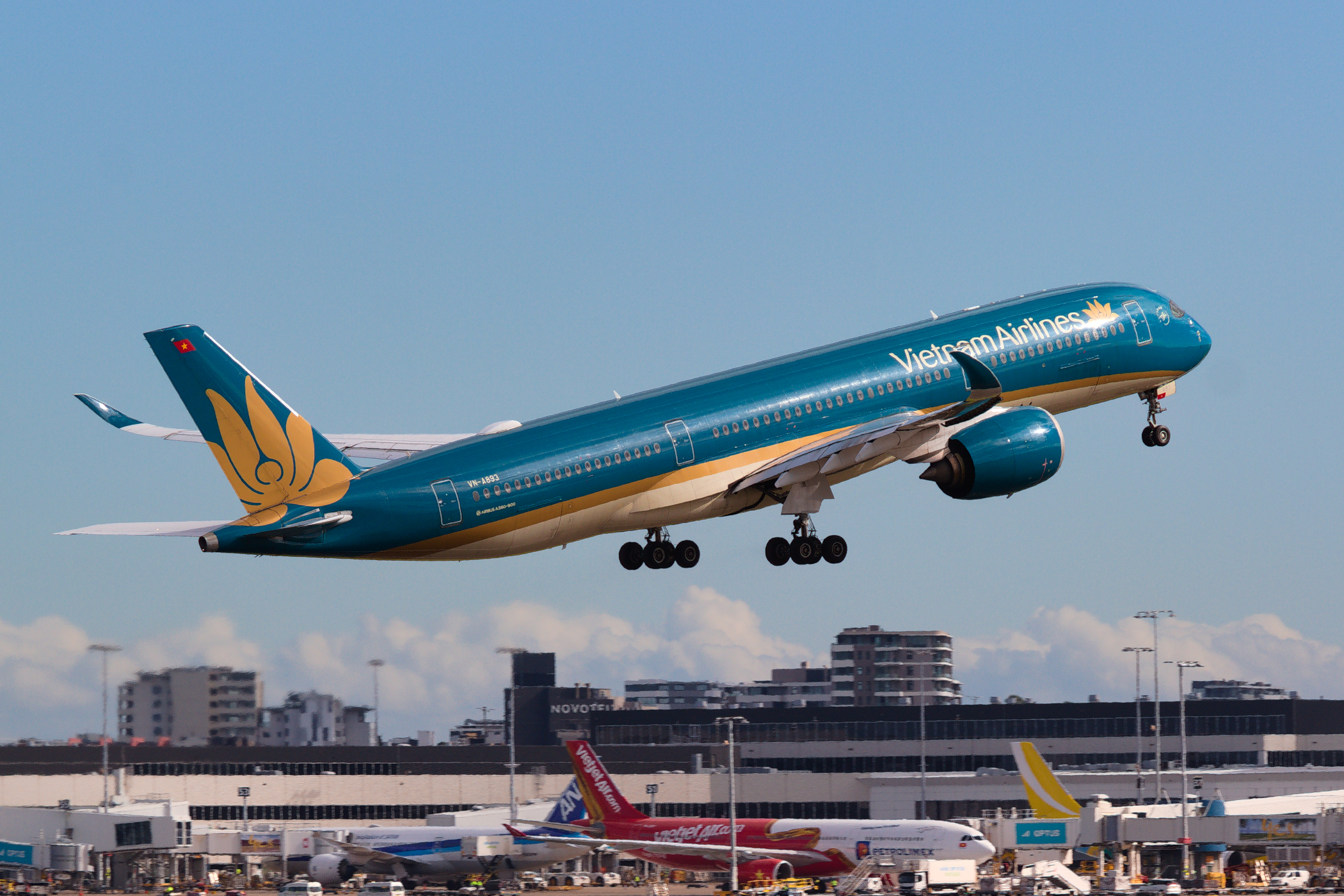 Vietnam Airlines Airbus A350-900 VN-A893 at Kingsford Smith