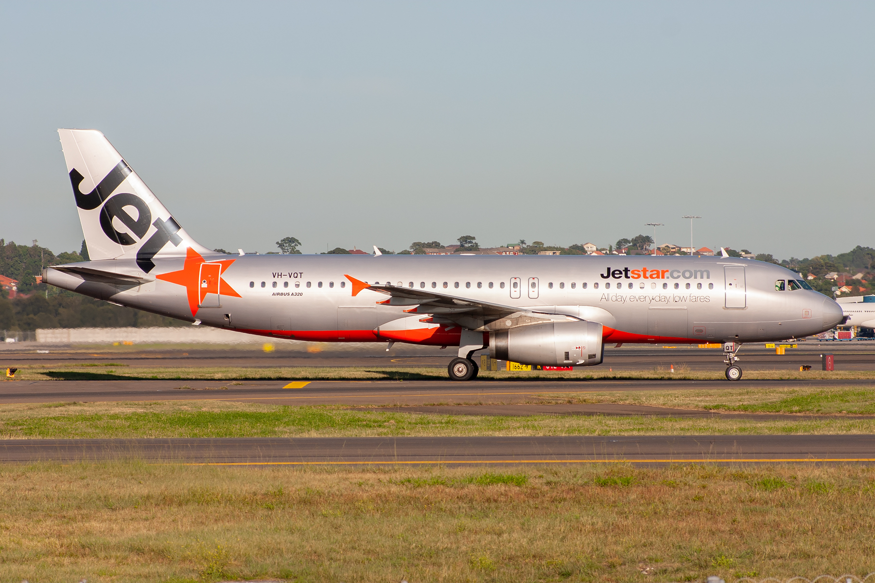 Jetstar Airways Airbus A320-200 VH-VQT at Kingsford Smith