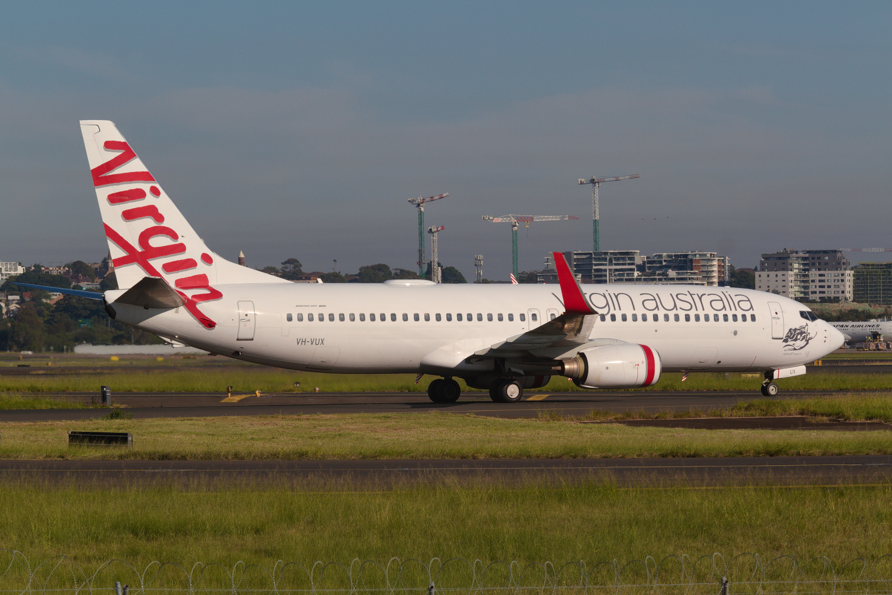 Virgin Australia Airlines Boeing 737-800 VH-VUX at Kingsford Smith