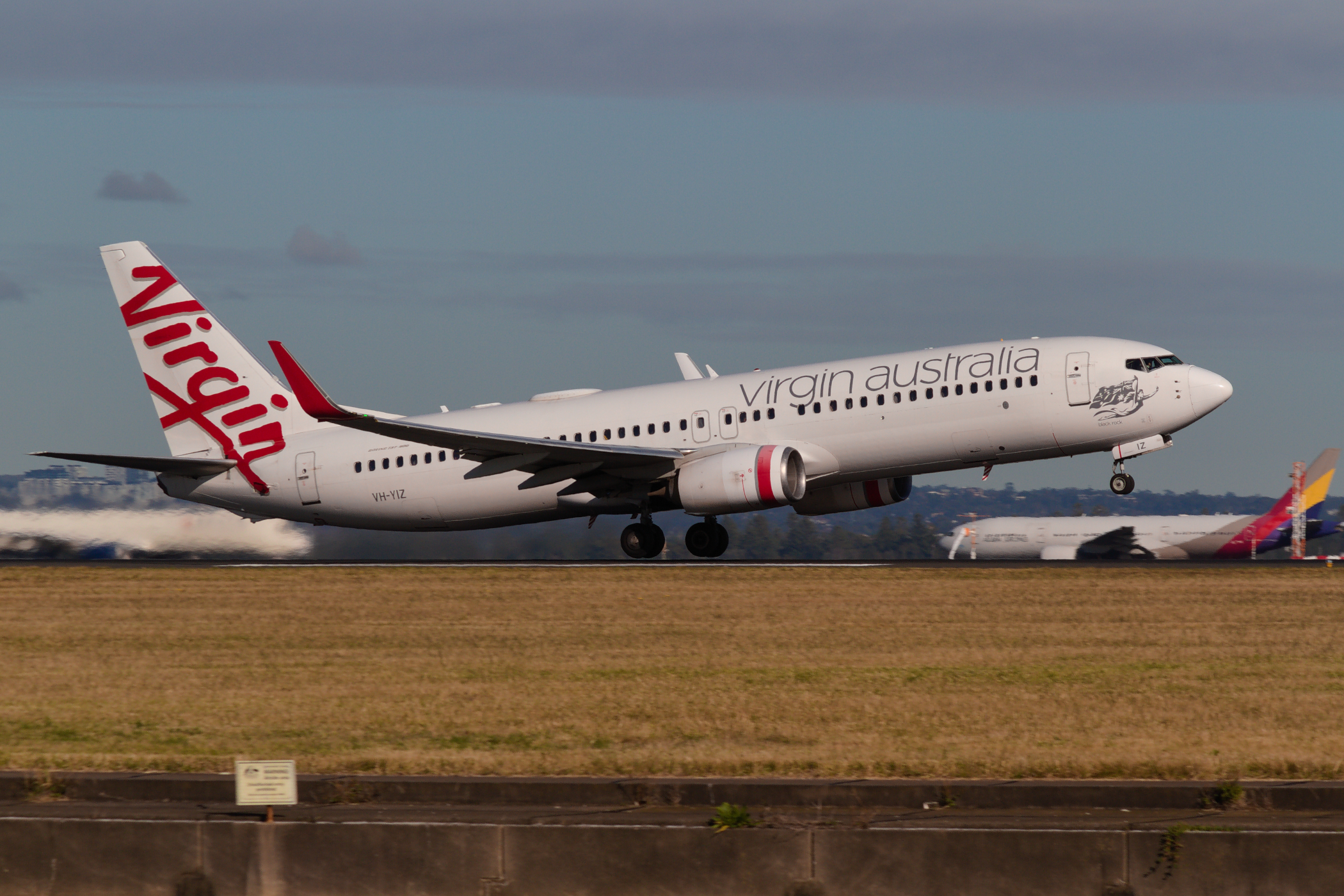 Virgin Australia Airlines Boeing 737-800 VH-YIZ at Kingsford Smith