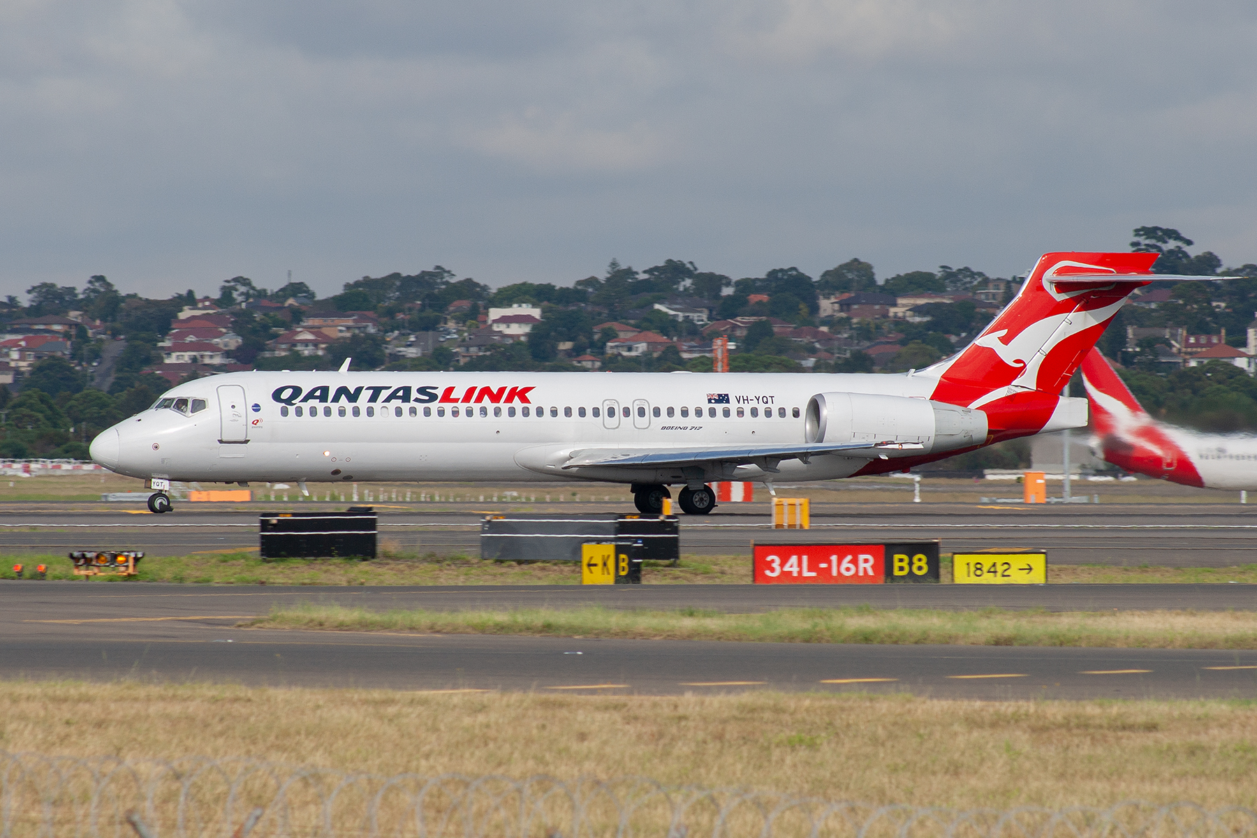 QantasLINK Boeing 717-200 VH-YQT at Kingsford Smith