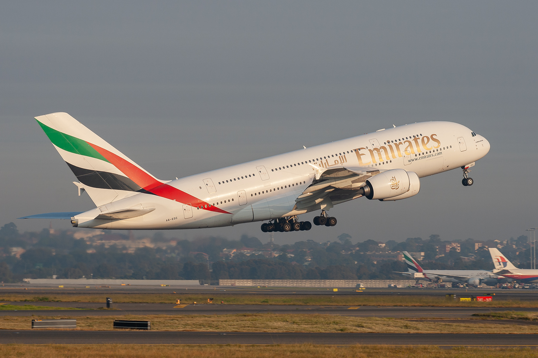 Emirates Airlines Airbus A380-800 A6-EDC at Kingsford Smith