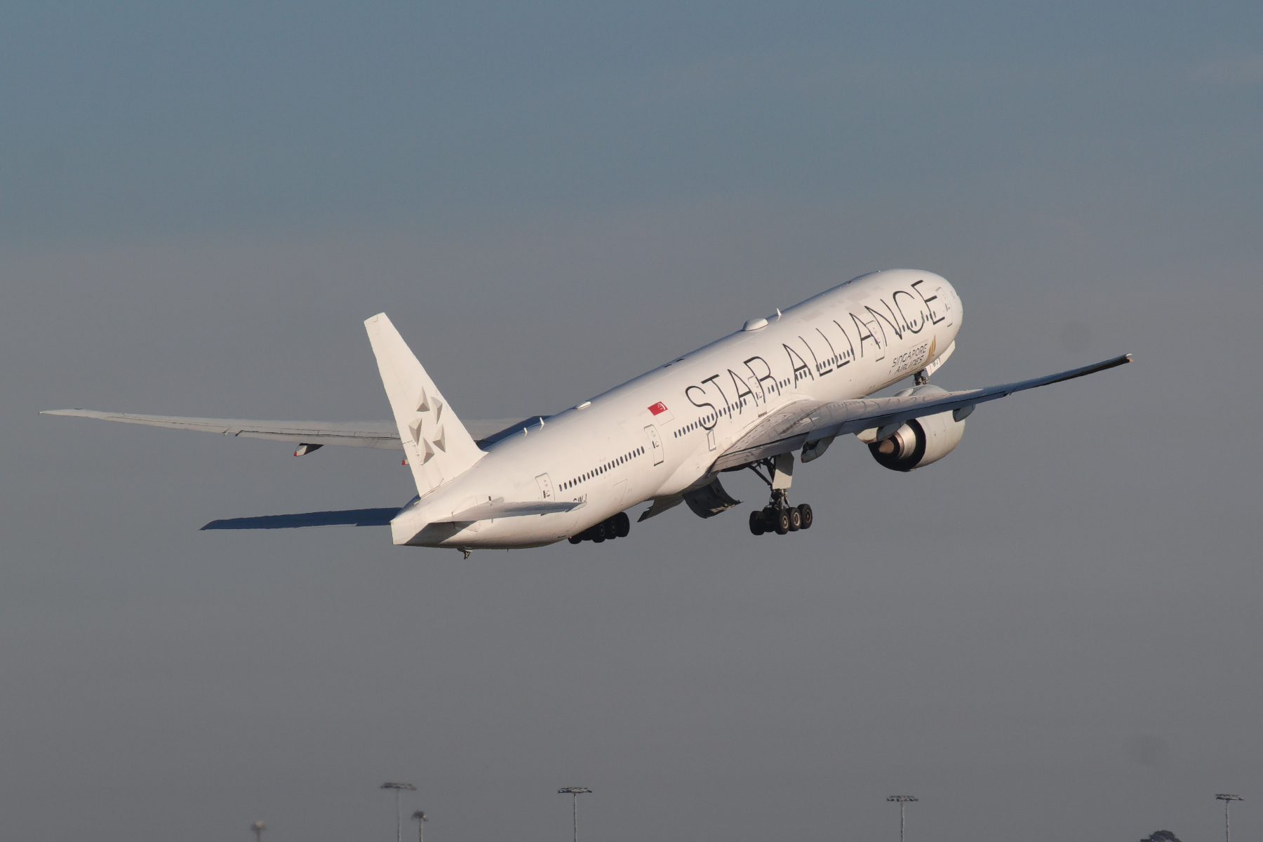 Singapore Airlines Boeing 777-300ER 9V-SWJ at Kingsford Smith