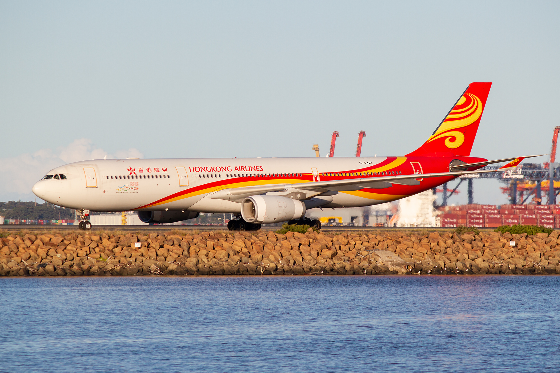 Hong Kong Airlines Airbus A330-300 B-LNQ at Kingsford Smith