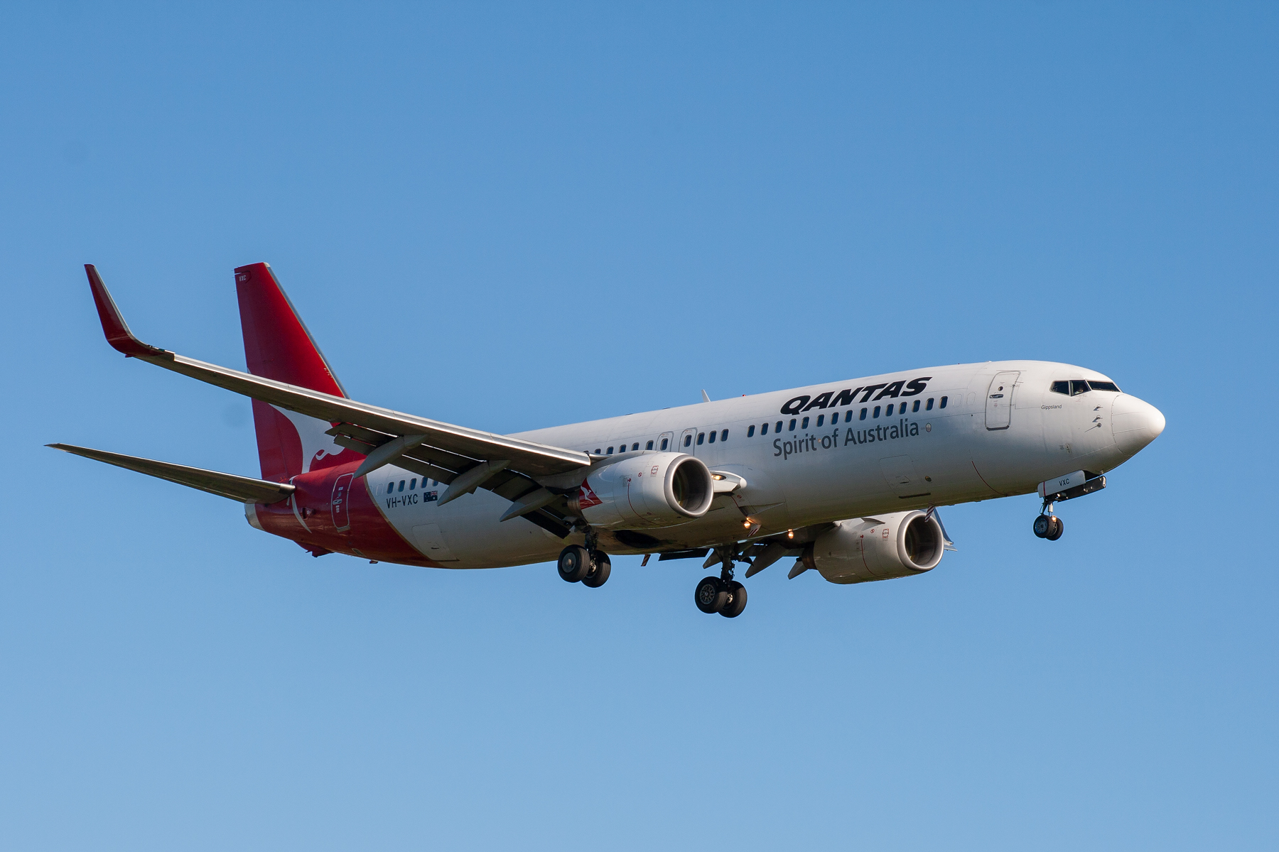 Qantas Boeing 737-800 VH-VXC at Kingsford Smith