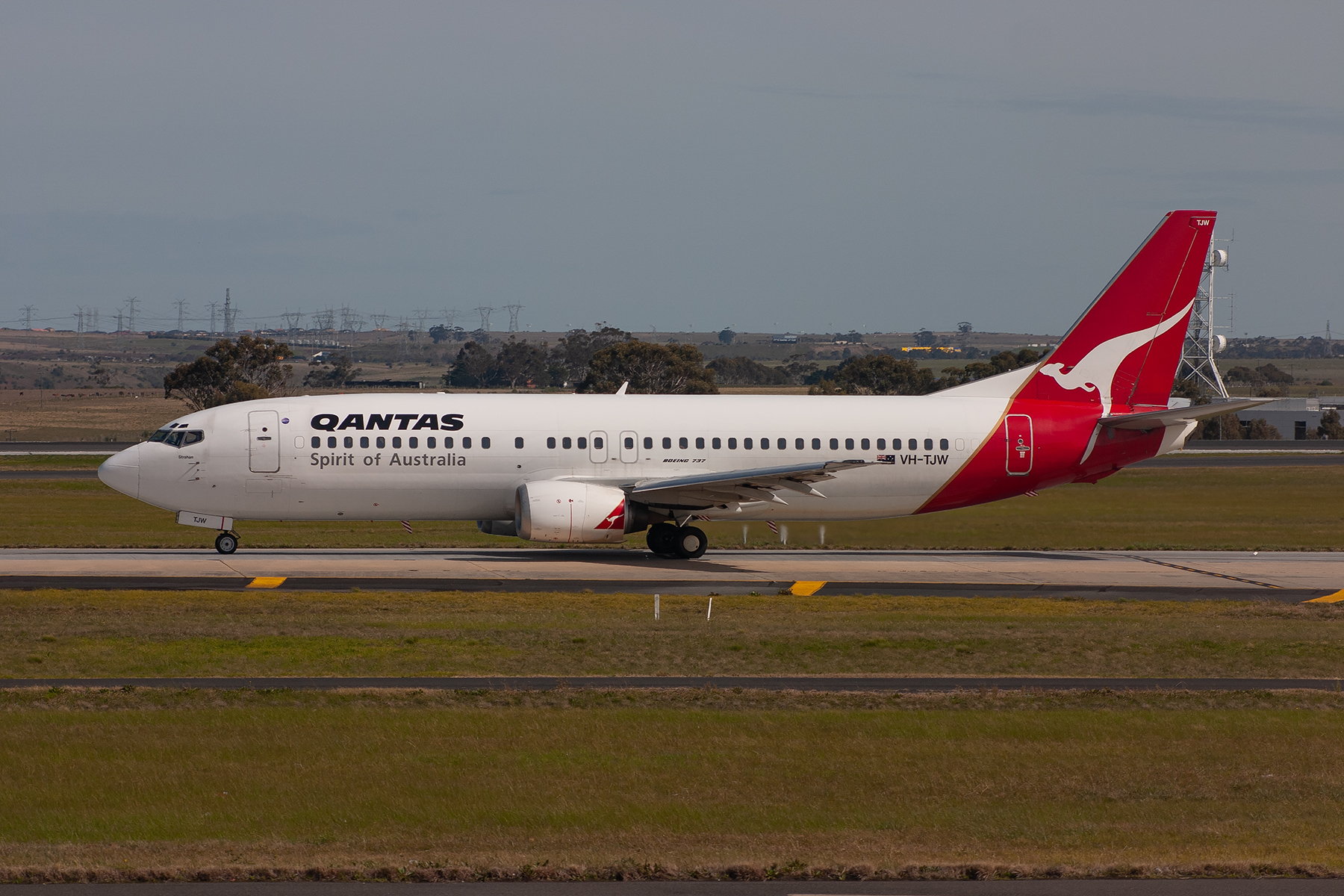 Qantas Boeing 737-400 VH-TJW at Tullamarine