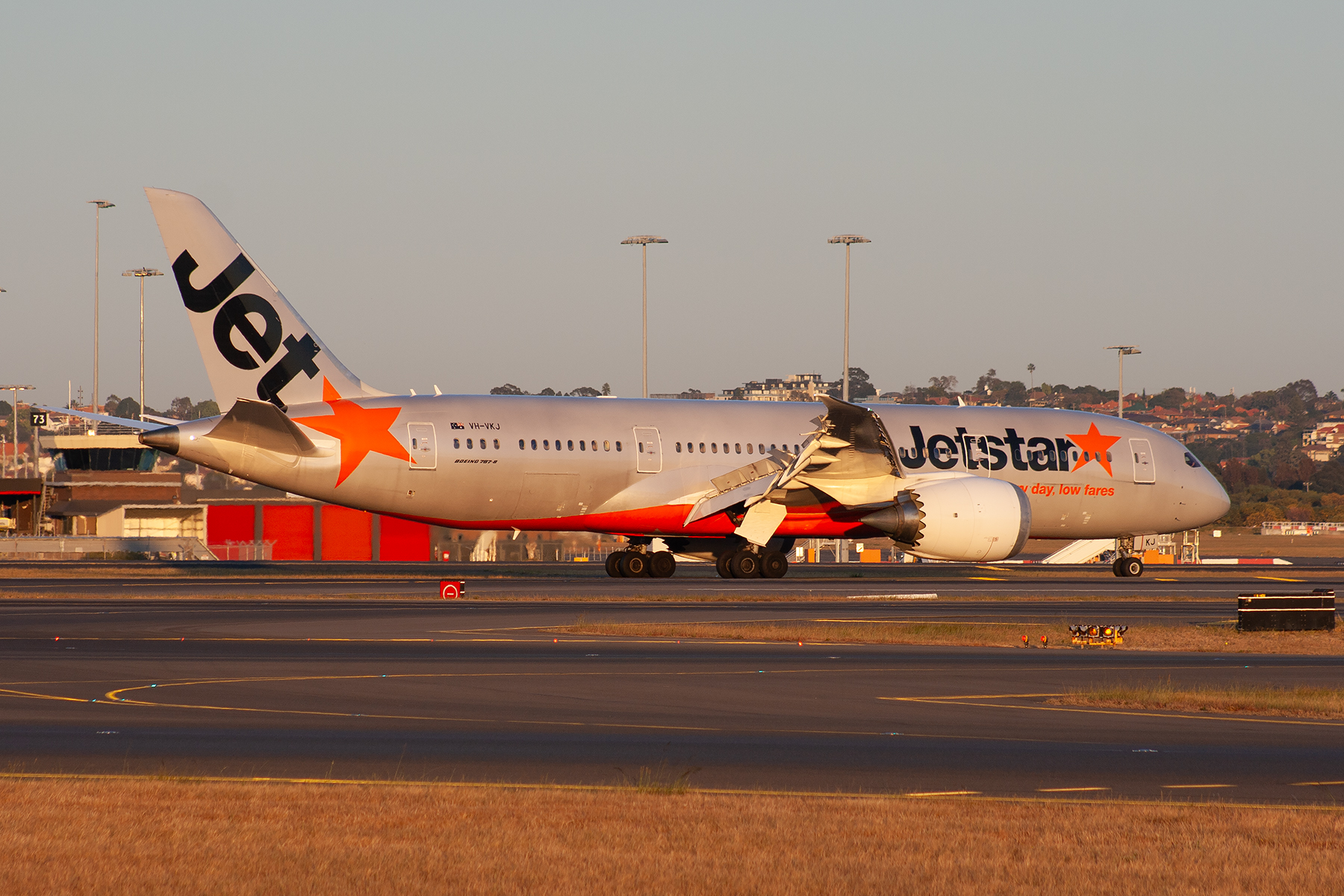 Qantas Boeing 787-800 VH-VKJ at Kingsford Smith