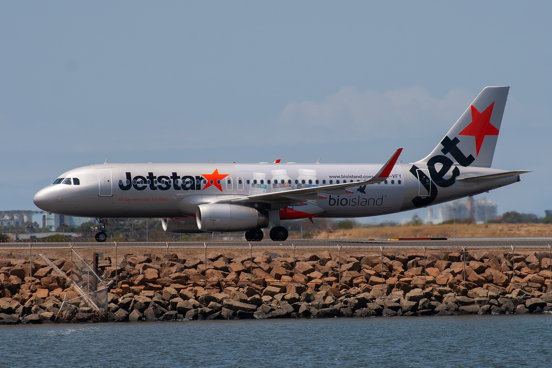 Jetstar Airways Airbus A320-200 VH-VFY at Kingsford Smith