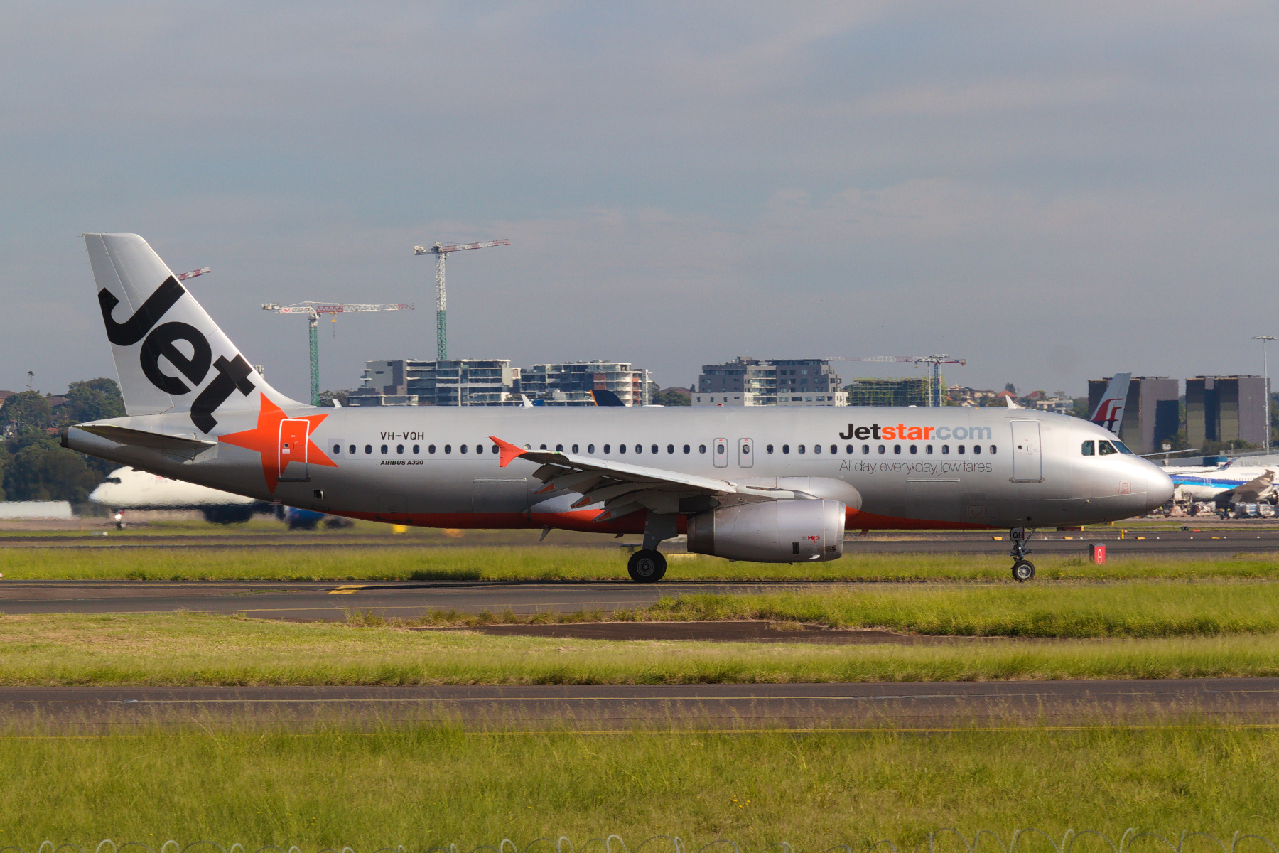 Jetstar Airways Airbus A320-200 VH-VQH at Kingsford Smith