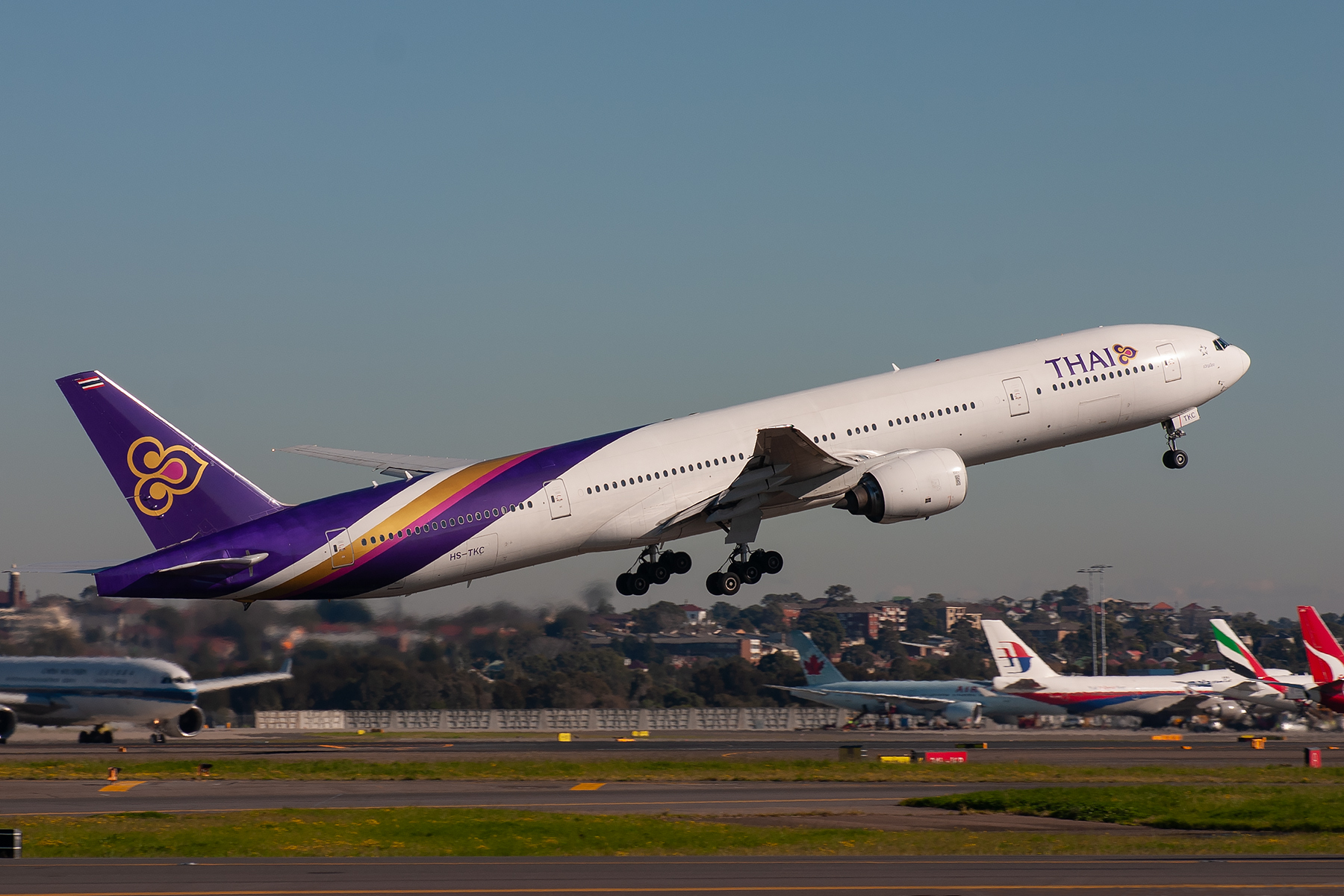 Thai Airways Boeing 777-300 HS-TKC at Kingsford Smith