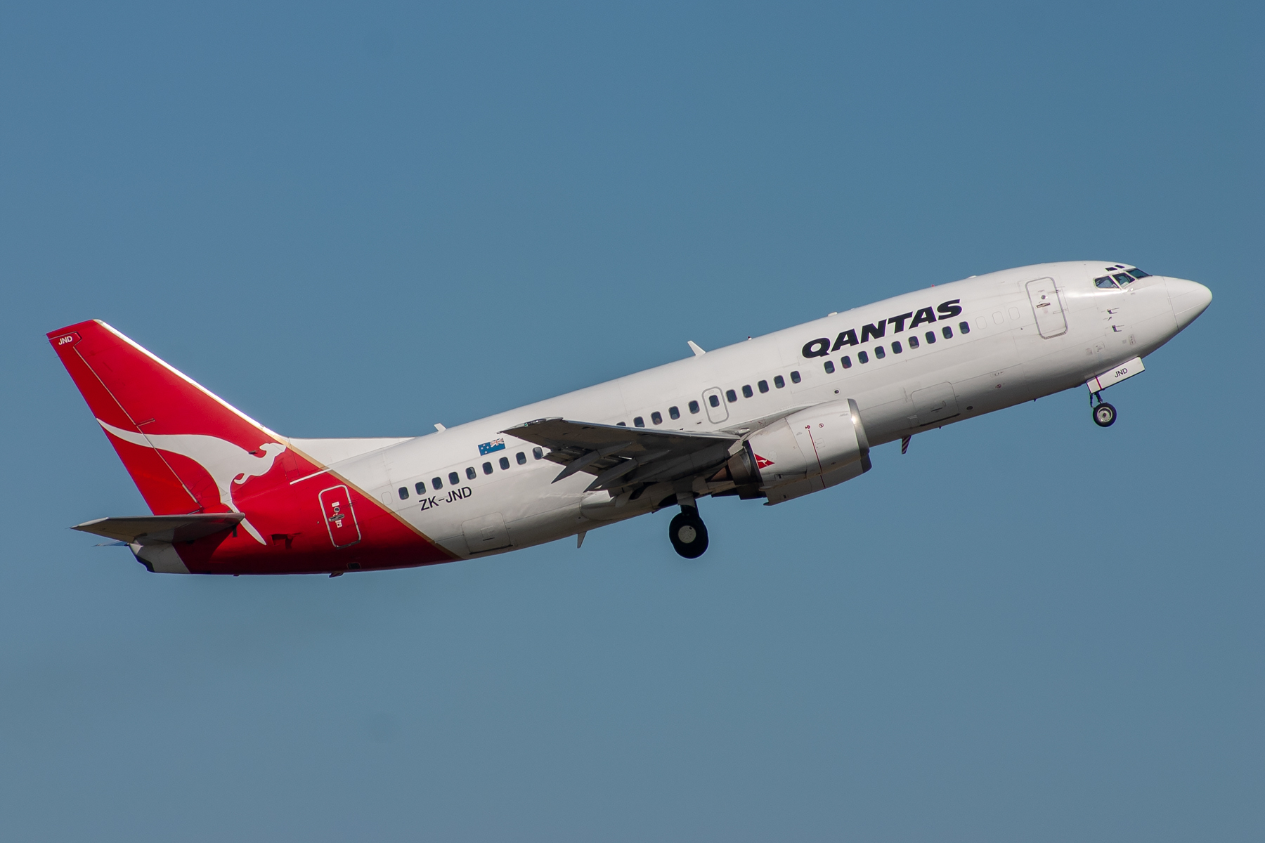 Qantas Boeing 737-300 ZK-JND at Kingsford Smith