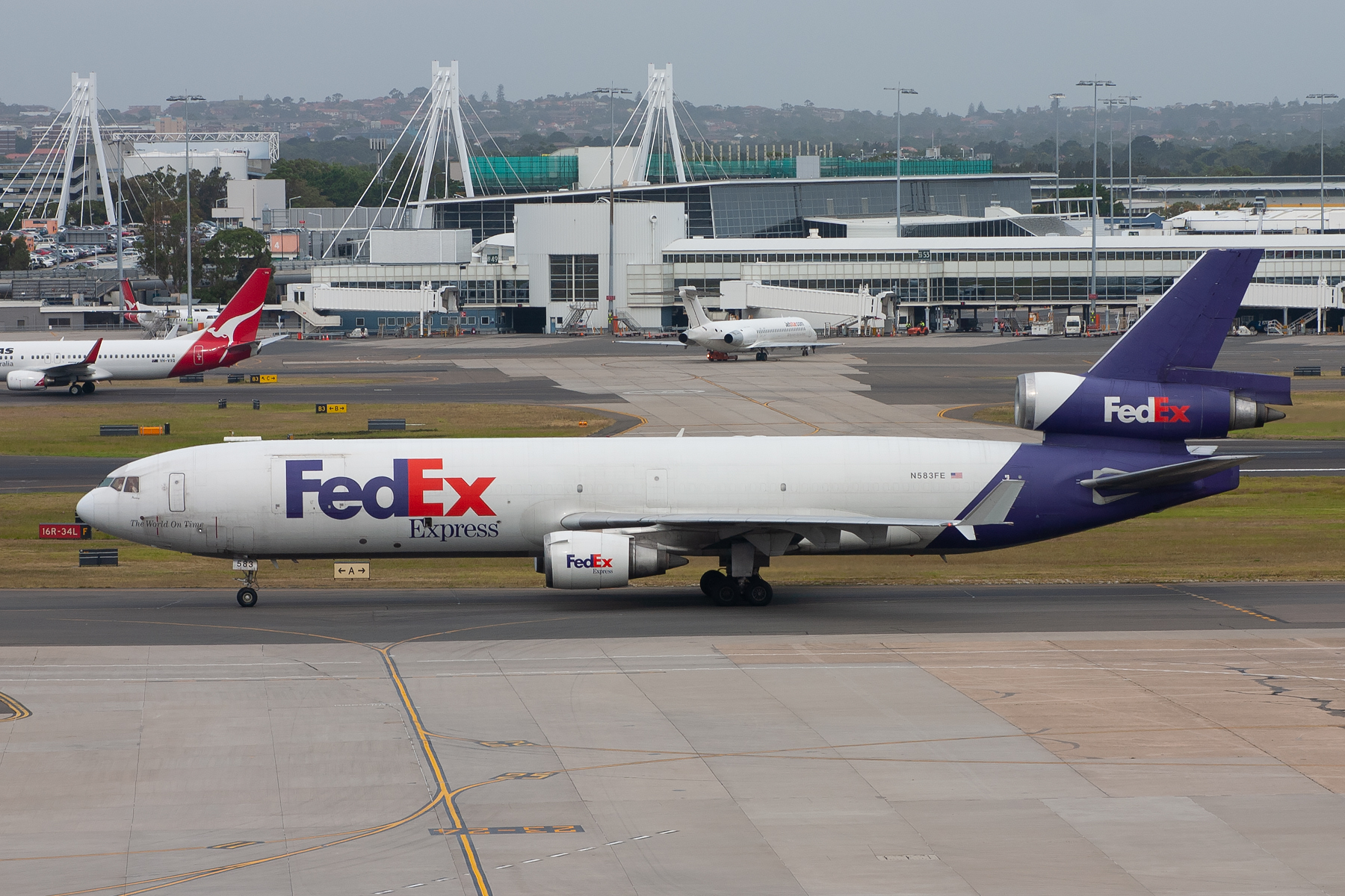 Federal Express McDonnell Douglas MD11 N583FE at Kingsford Smith