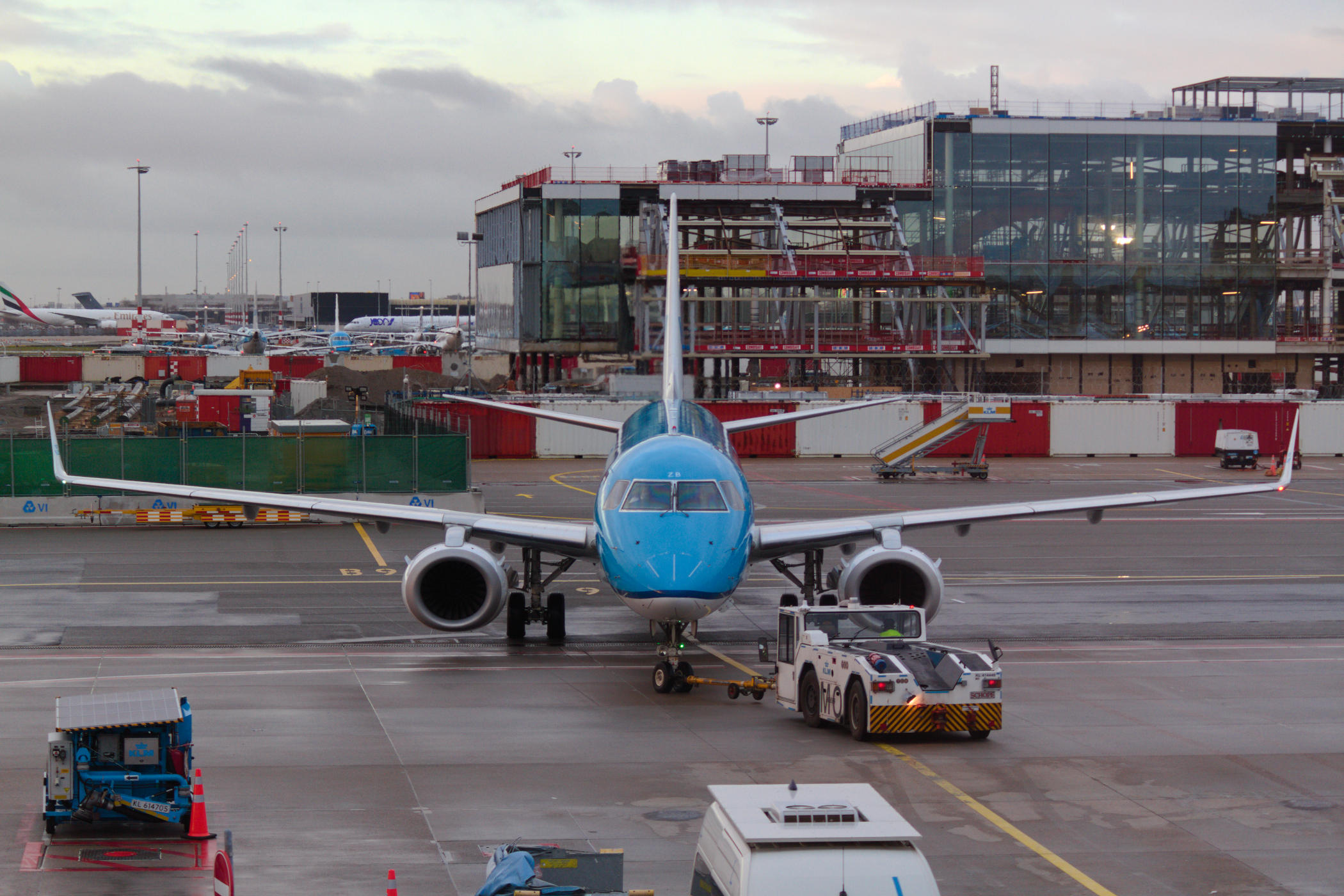 KLM Cityhopper Embraer E190 PH-EZB at Schiphol