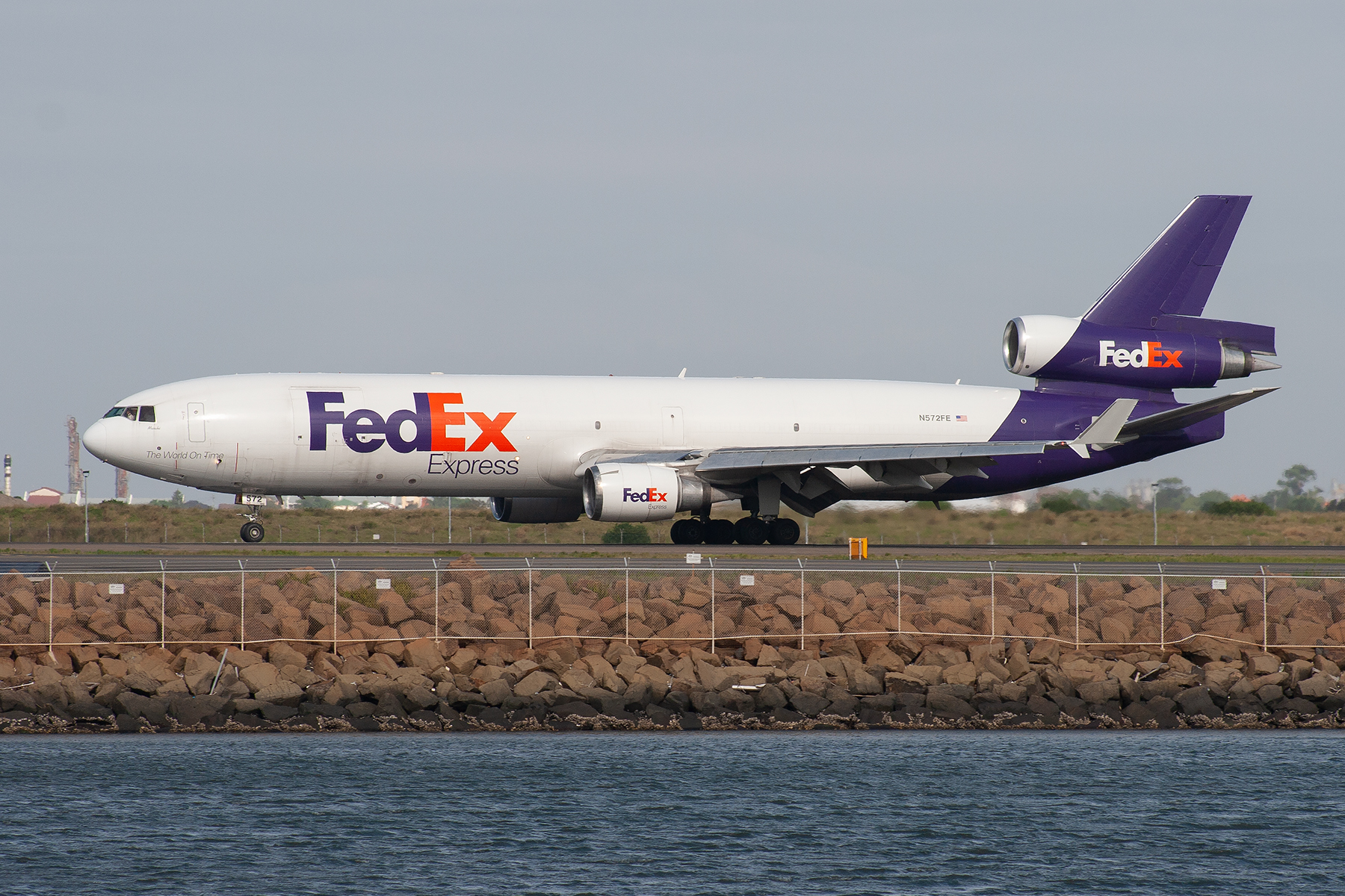 Federal Express McDonnell Douglas MD11ER N572FE at Kingsford Smith