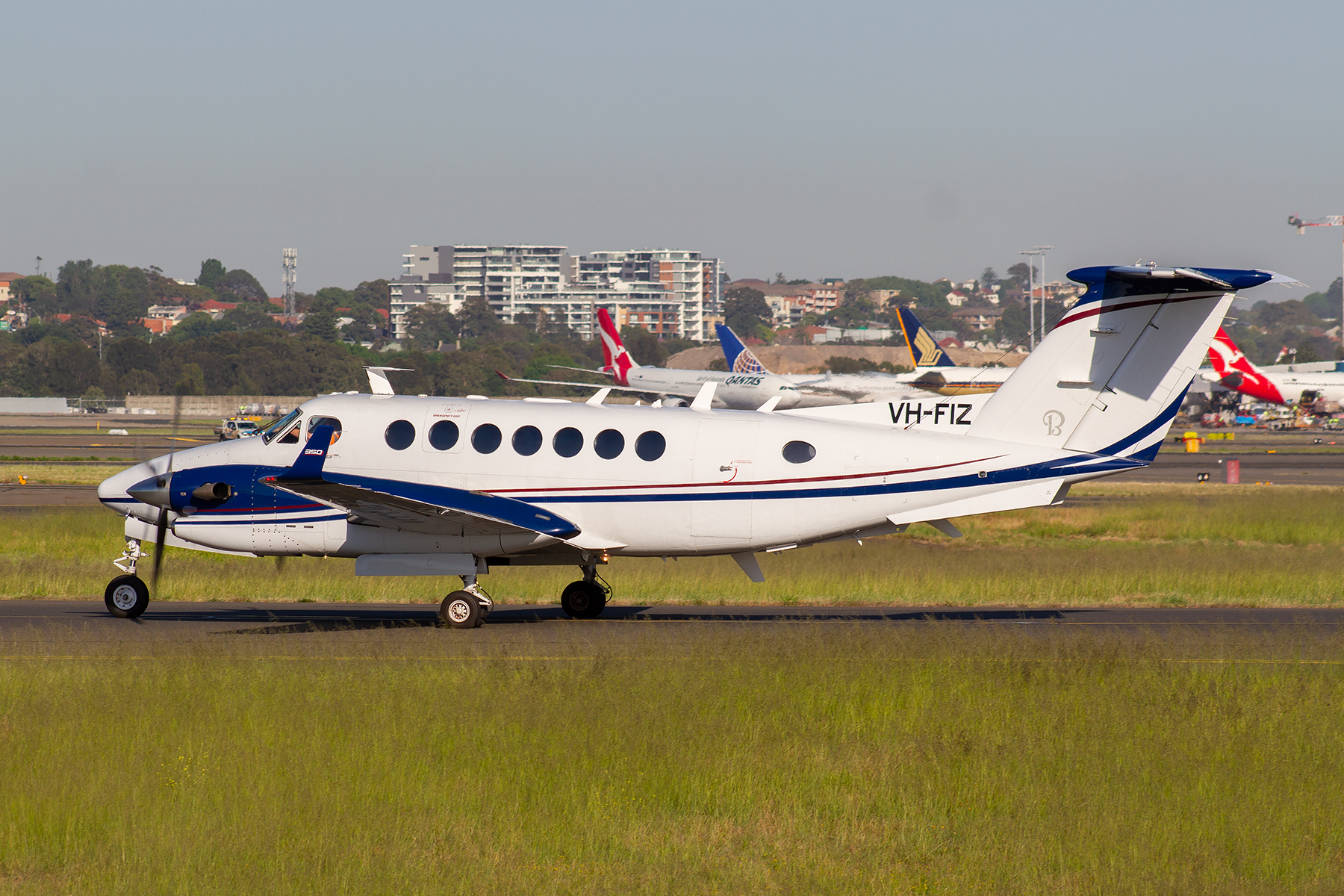 Pearl Aviation Australia (Pty) Beech King Air 350 VH-FIZ at Kingsford Smith