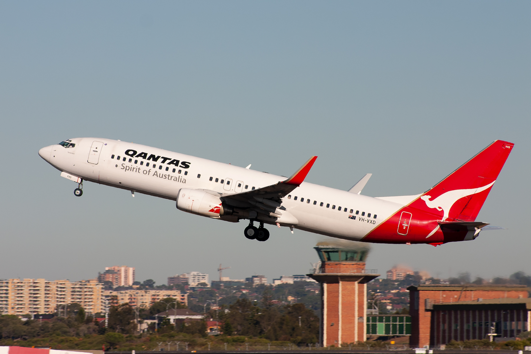 Qantas Boeing 737-800 VH-VXD at Kingsford Smith